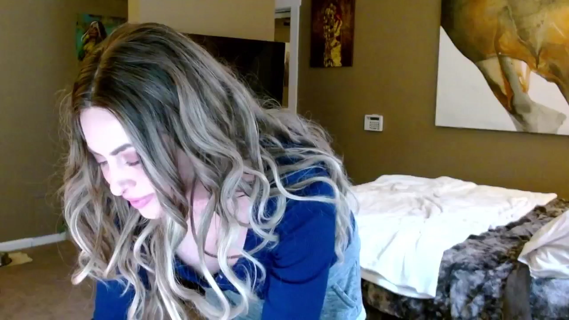 Gallery image thumbnail from theLoveGuru's myfreecams stream on, 11/14/2024, 21:35 image 1 of 20
