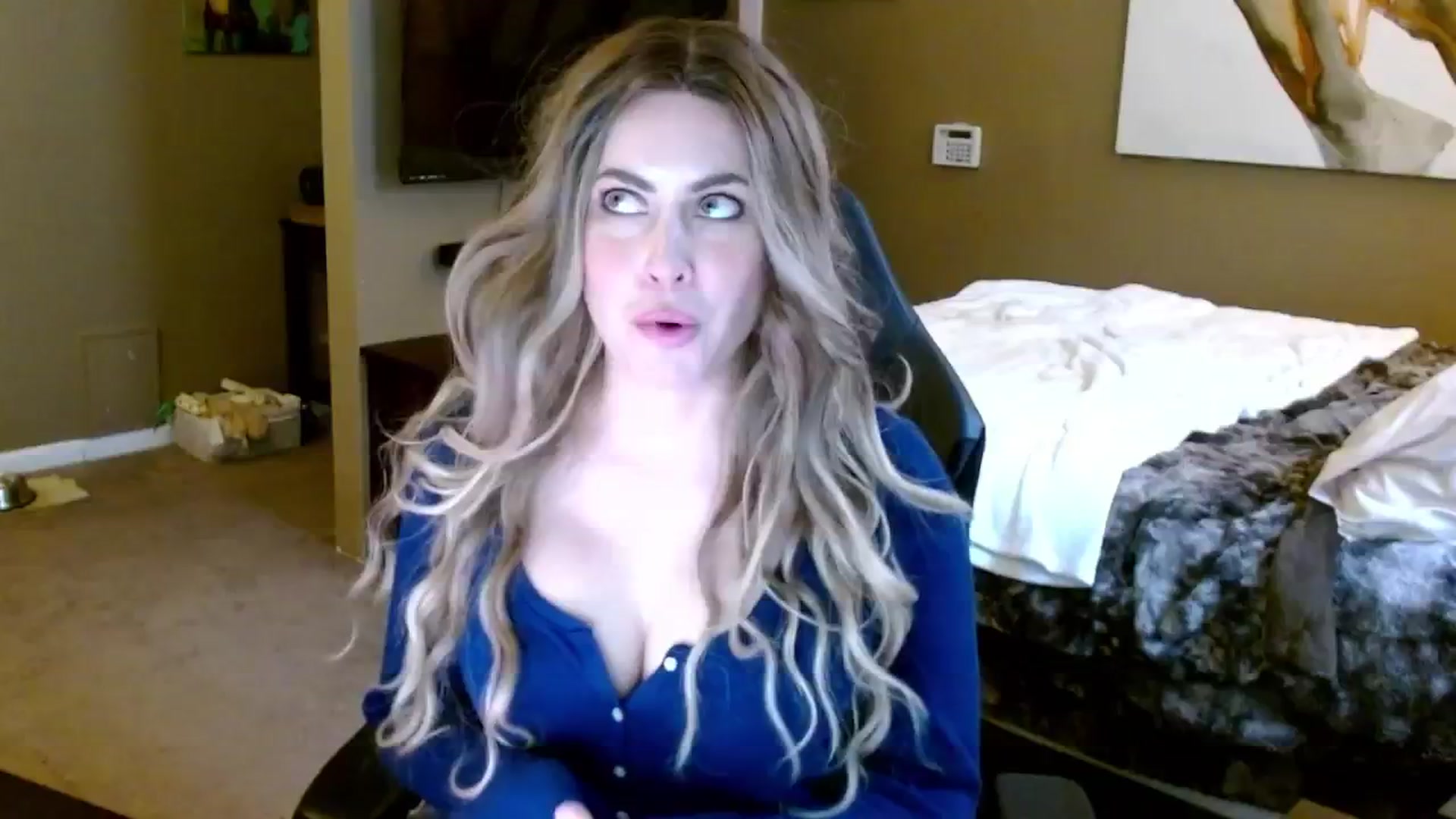 Gallery image thumbnail from theLoveGuru's myfreecams stream on, 11/14/2024, 21:35 image 12 of 20