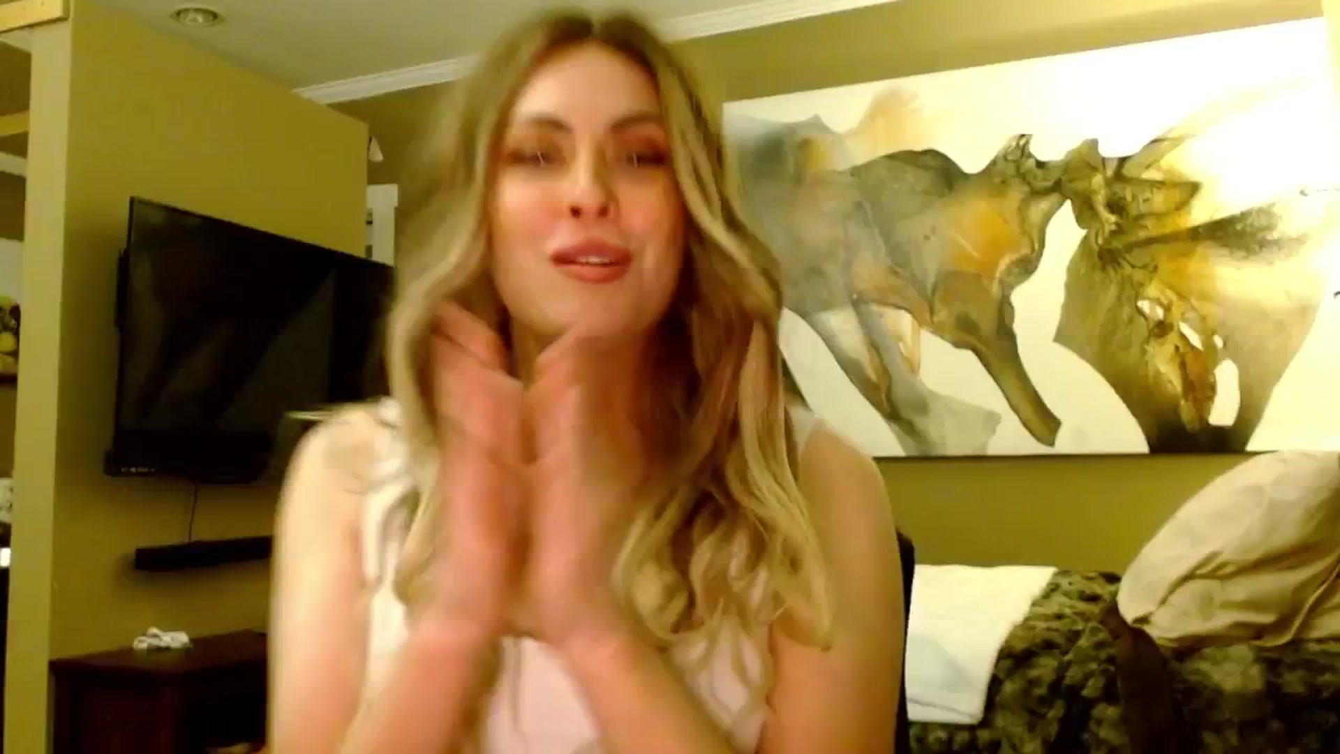 Gallery image thumbnail from theLoveGuru's myfreecams stream on, 11/15/2024, 07:15 image 4 of 20
