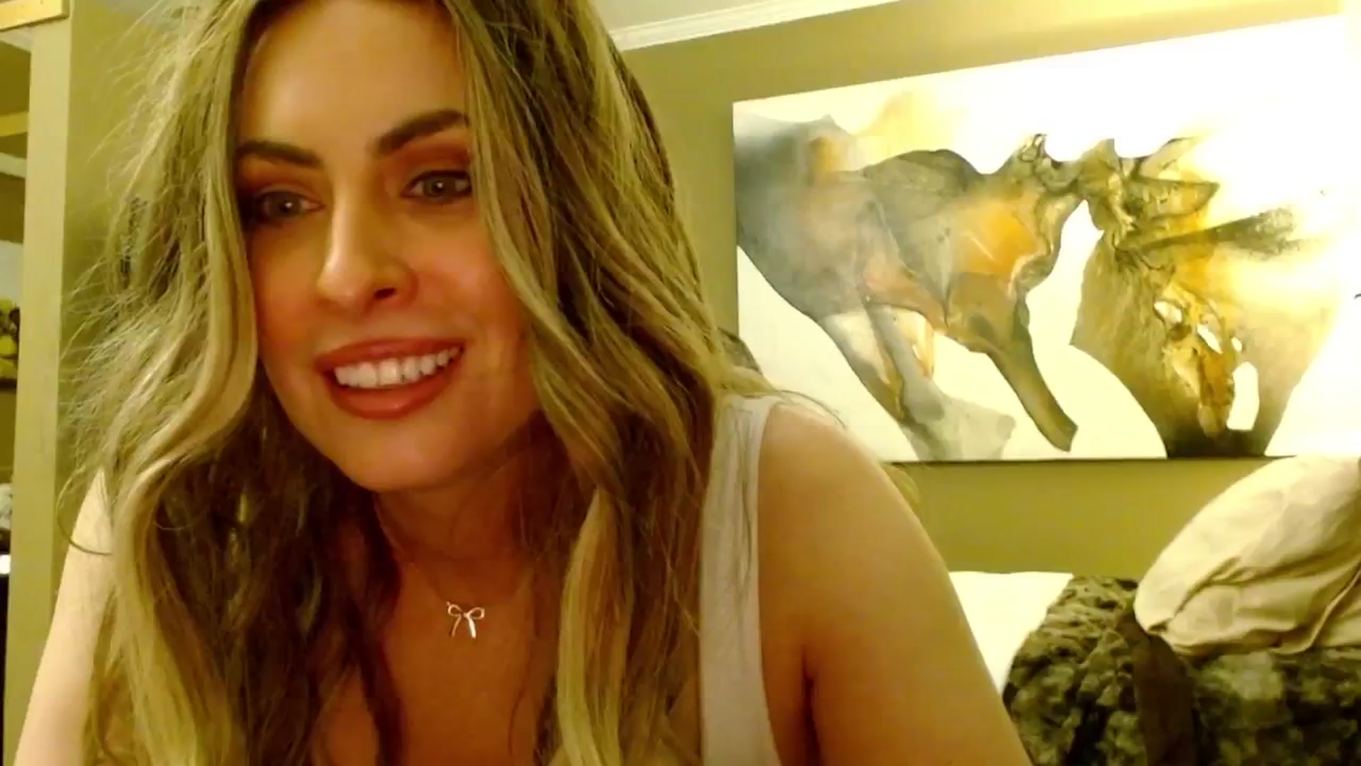 Gallery image thumbnail from theLoveGuru's myfreecams stream on, 11/15/2024, 07:15 image 3 of 20