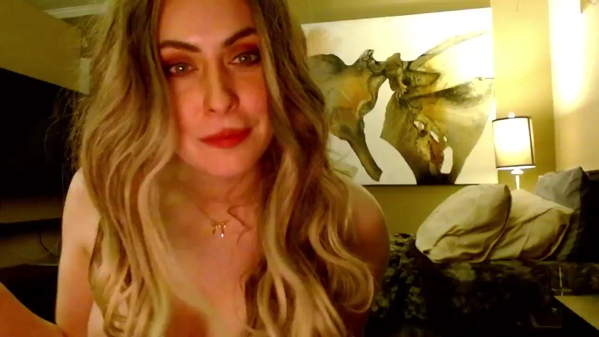 Gallery image thumbnail from theLoveGuru's myfreecams stream on, 11/15/2024, 07:15 image 20 of 20