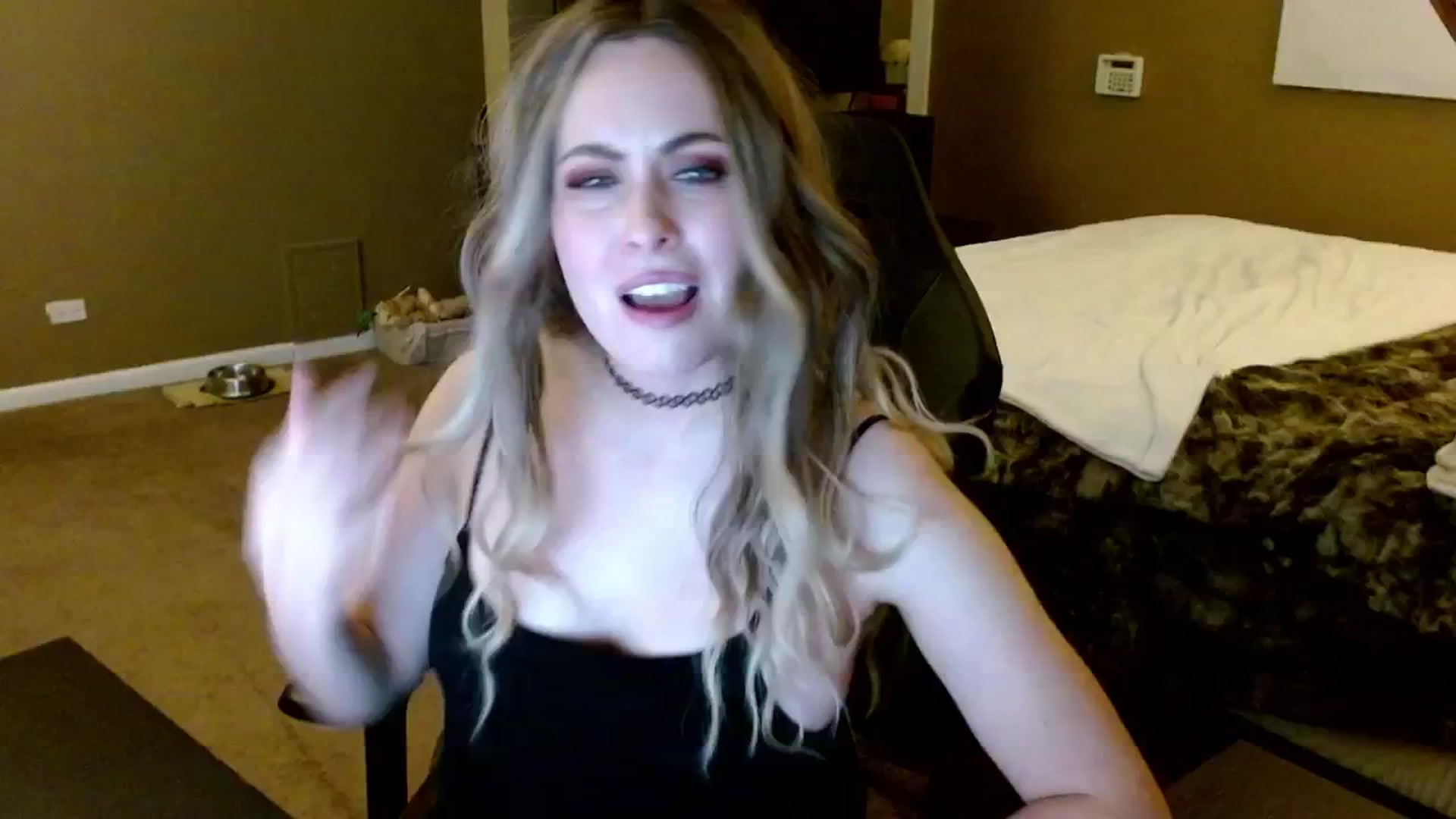 Gallery image thumbnail from theLoveGuru's myfreecams stream on, 11/22/2024, 04:23 image 13 of 20