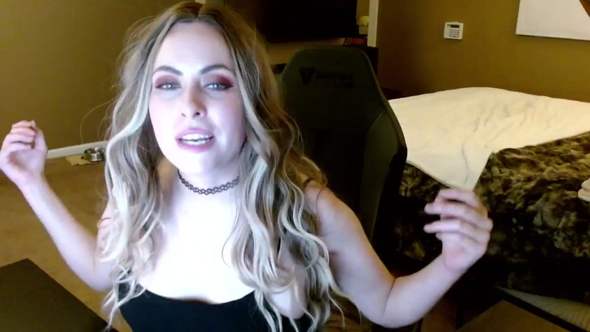 Gallery image thumbnail from theLoveGuru's myfreecams stream on, 11/22/2024, 04:23 image 14 of 20