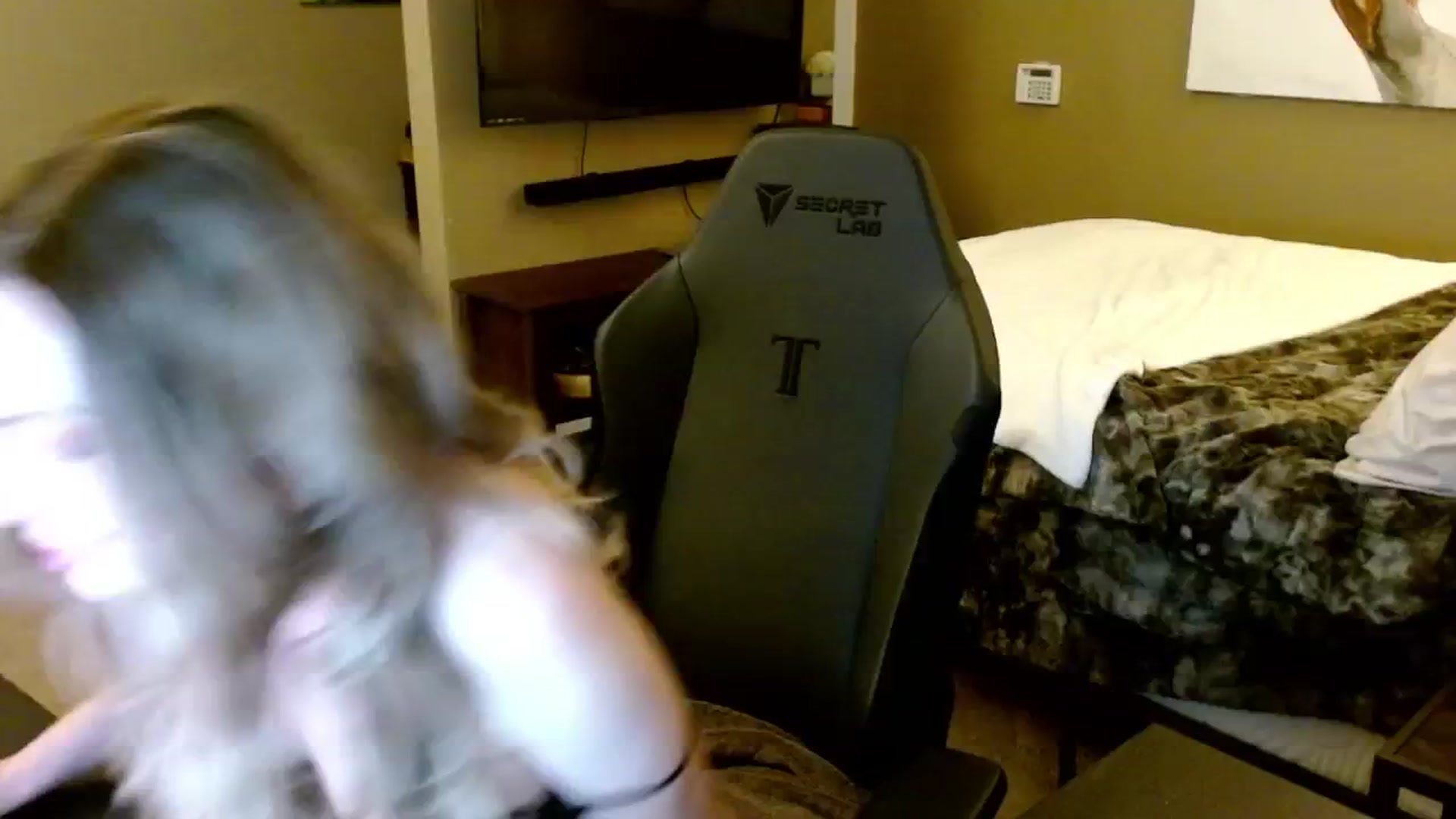 Gallery image thumbnail from theLoveGuru's myfreecams stream on, 11/22/2024, 04:23 image 5 of 20