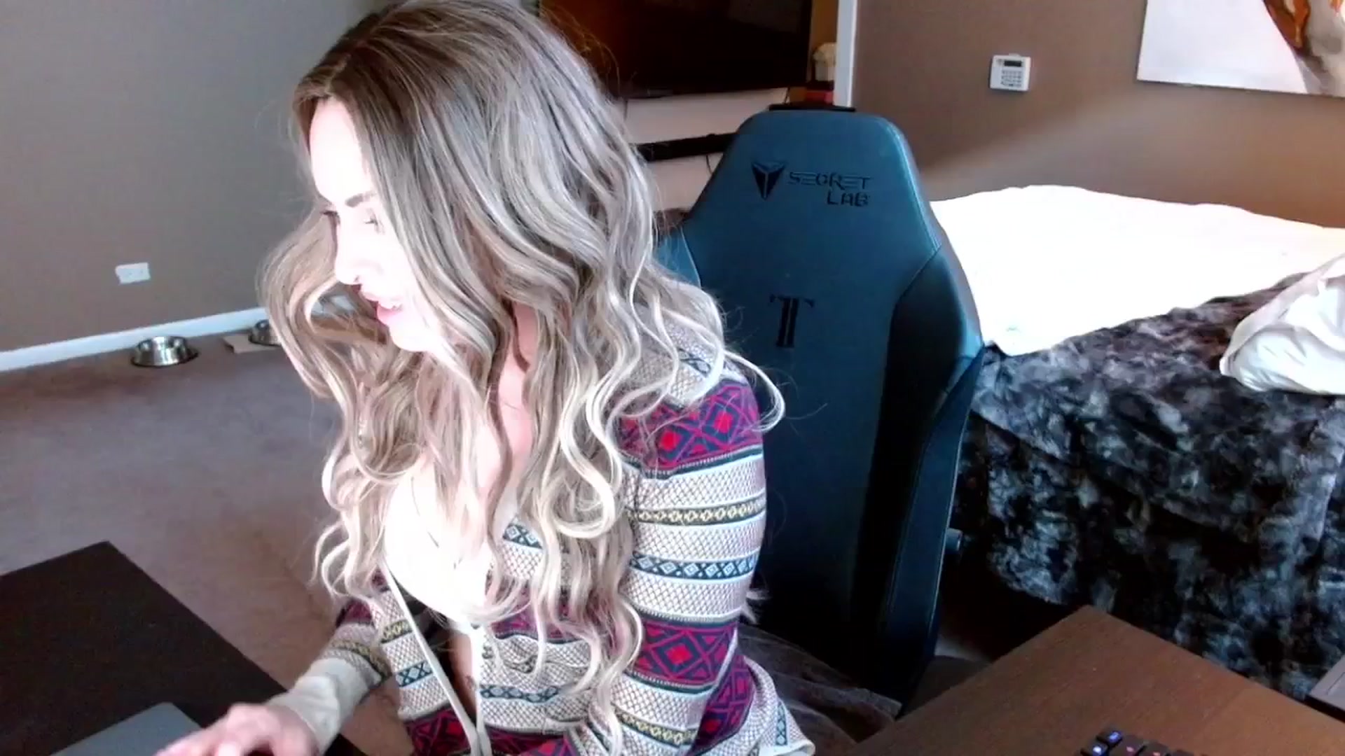 Gallery image thumbnail from theLoveGuru's myfreecams stream on, 11/26/2024, 20:33 image 14 of 20