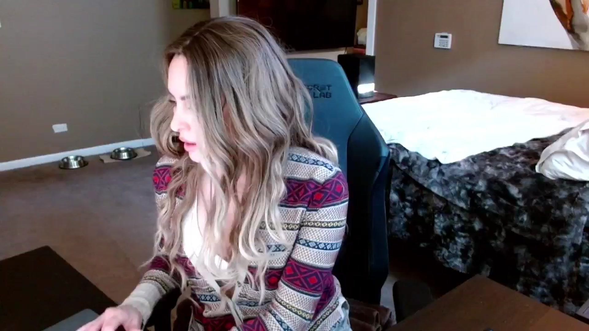 Gallery image thumbnail from theLoveGuru's myfreecams stream on, 11/26/2024, 20:33 image 12 of 20