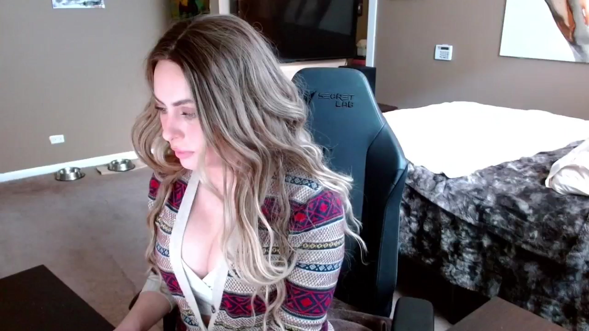 Gallery image thumbnail from theLoveGuru's myfreecams stream on, 11/26/2024, 20:33 image 1 of 20