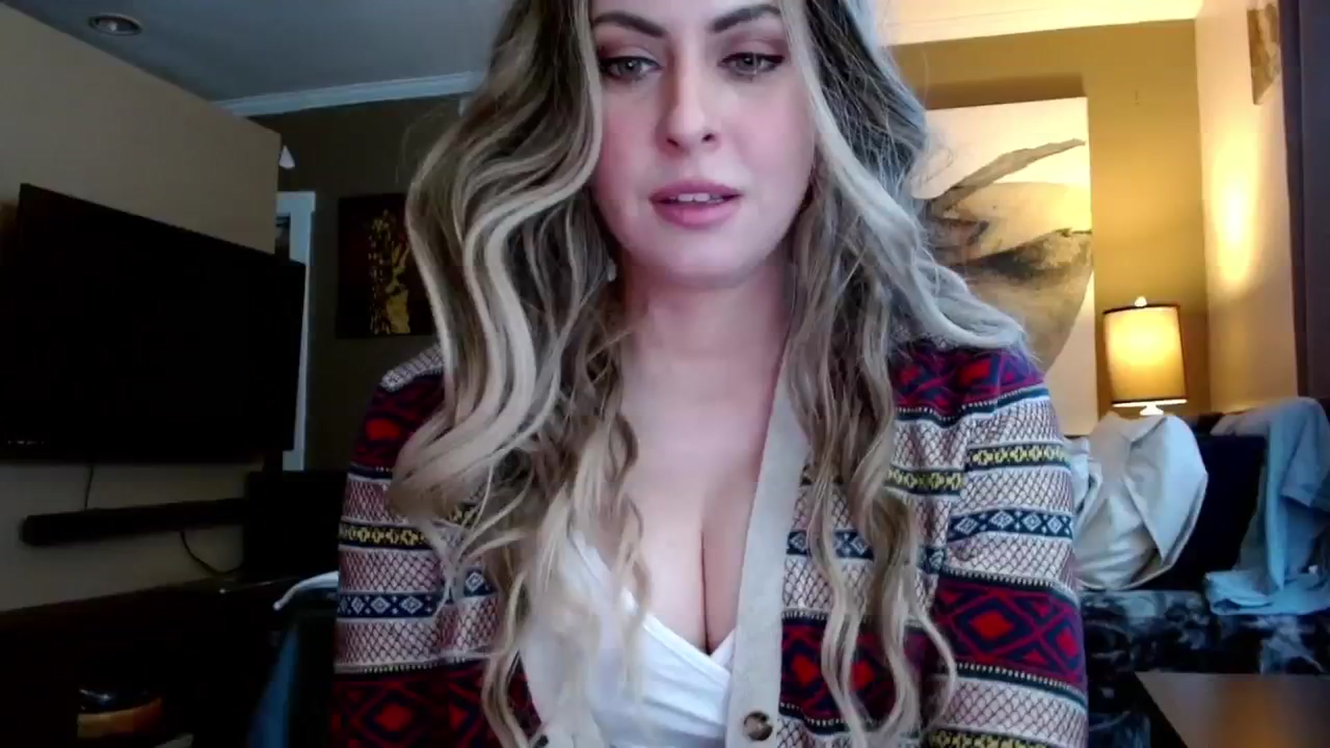 Gallery image thumbnail from theLoveGuru's myfreecams stream on, 11/26/2024, 20:33 image 8 of 20