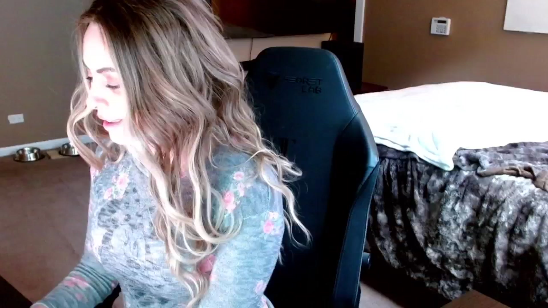 Gallery image thumbnail from theLoveGuru's myfreecams stream on, 12/05/2024, 22:23 image 10 of 20