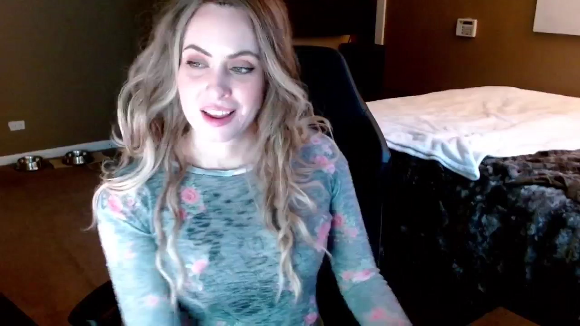 Gallery image thumbnail from theLoveGuru's myfreecams stream on, 12/05/2024, 22:23 image 19 of 20