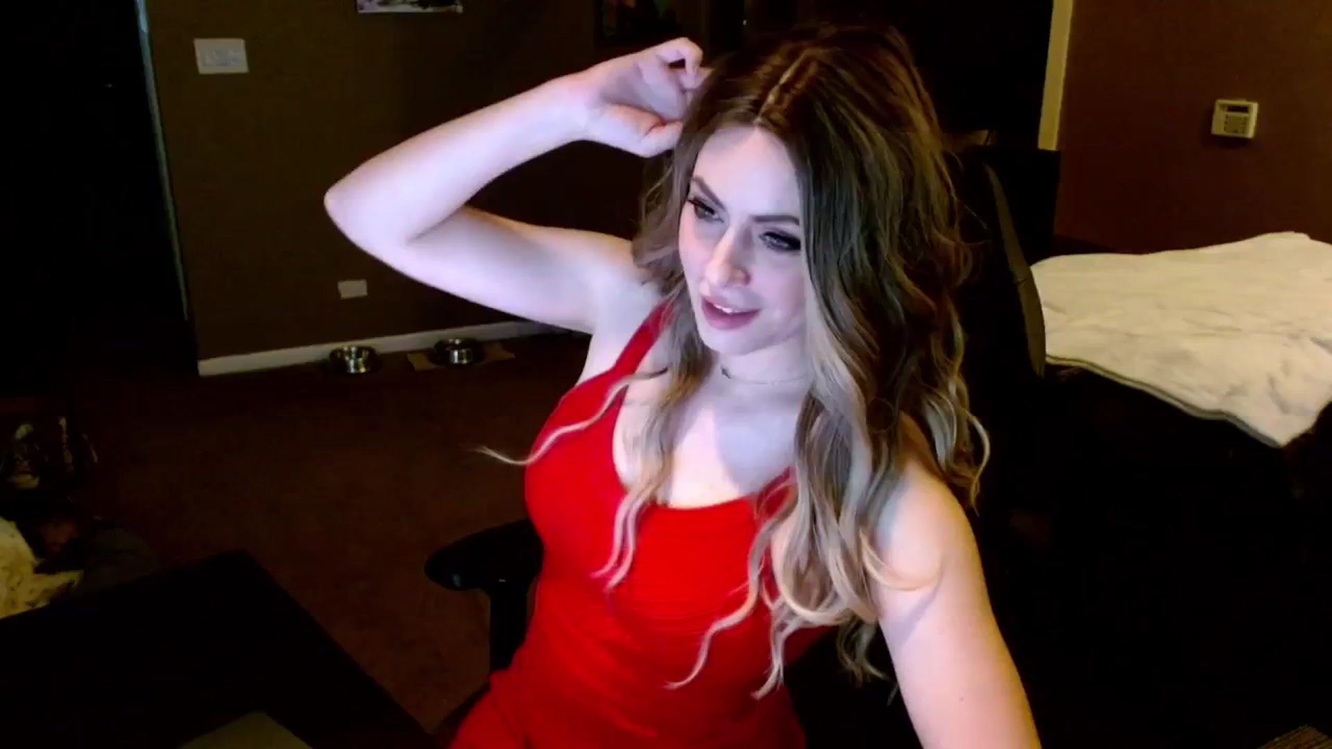 Gallery image thumbnail from theLoveGuru's myfreecams stream on, 12/06/2024, 23:17 image 10 of 20