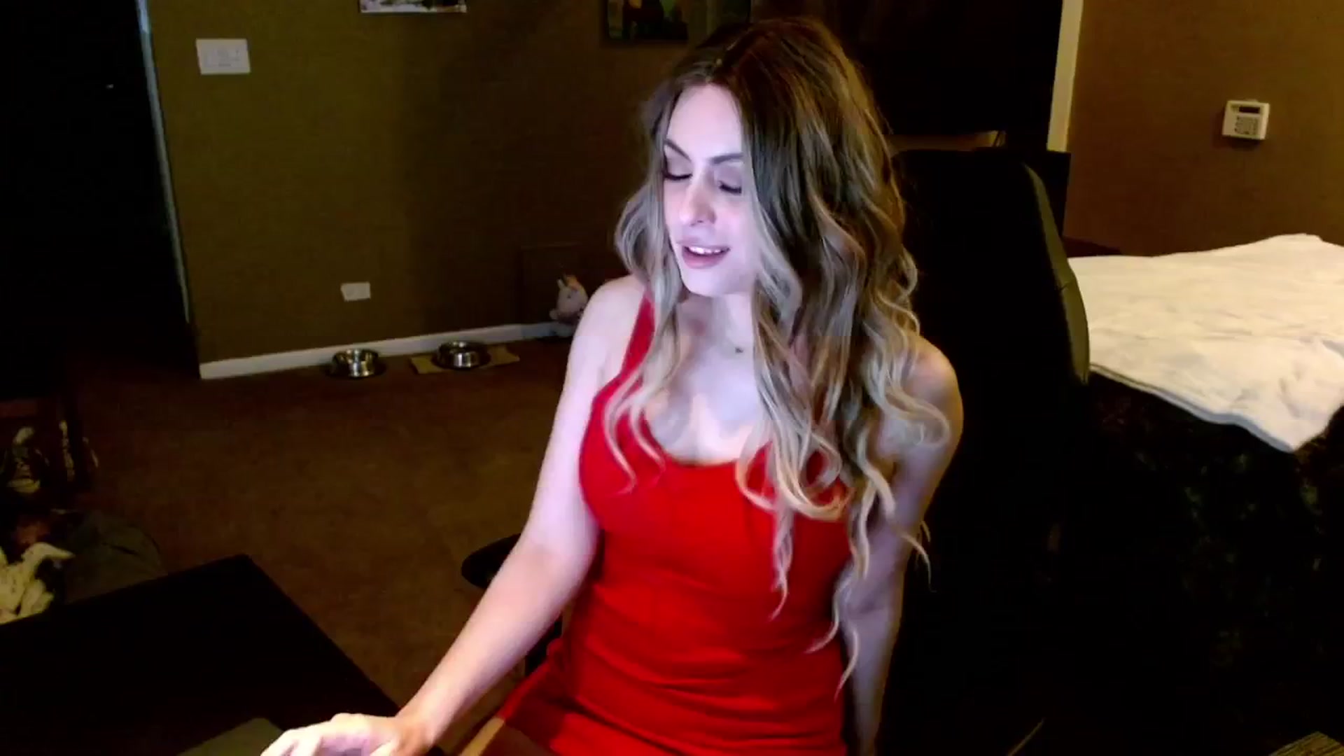 Gallery image thumbnail from theLoveGuru's myfreecams stream on, 12/06/2024, 23:17 image 19 of 20