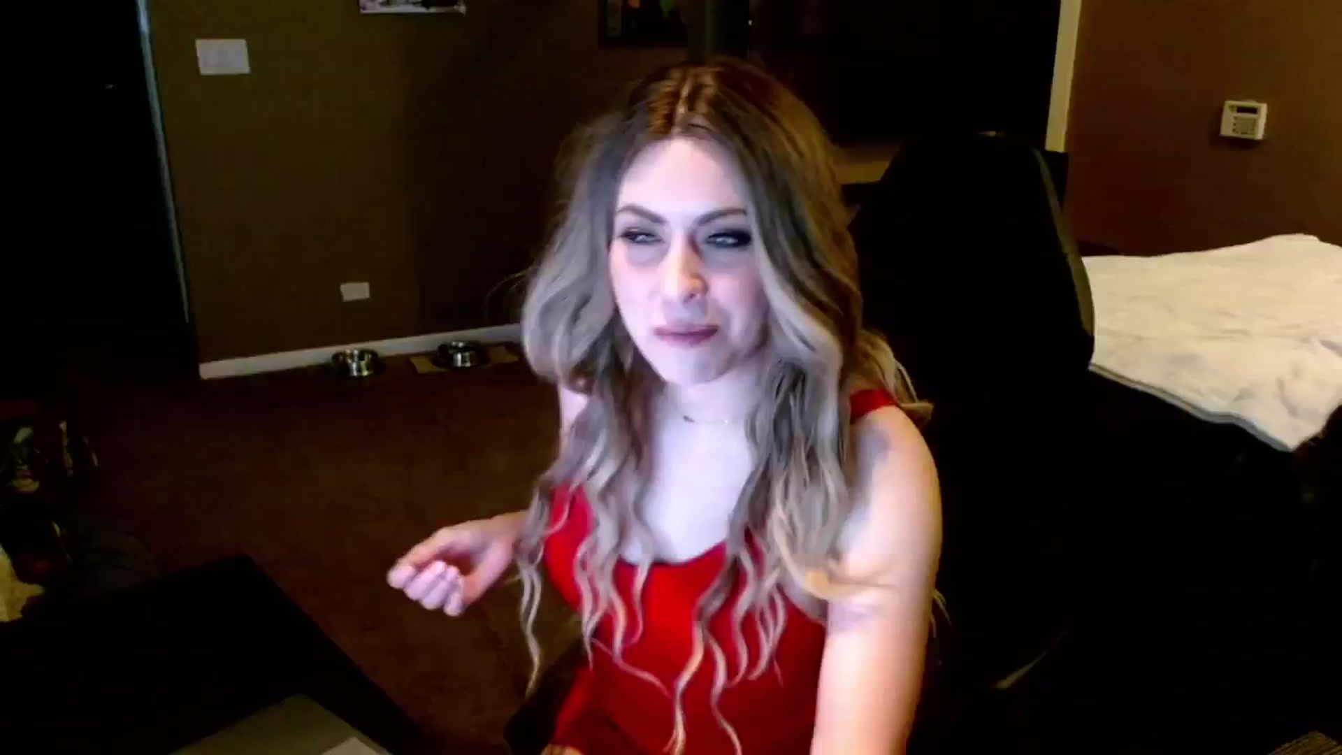 Gallery image thumbnail from theLoveGuru's myfreecams stream on, 12/06/2024, 23:17 image 3 of 20