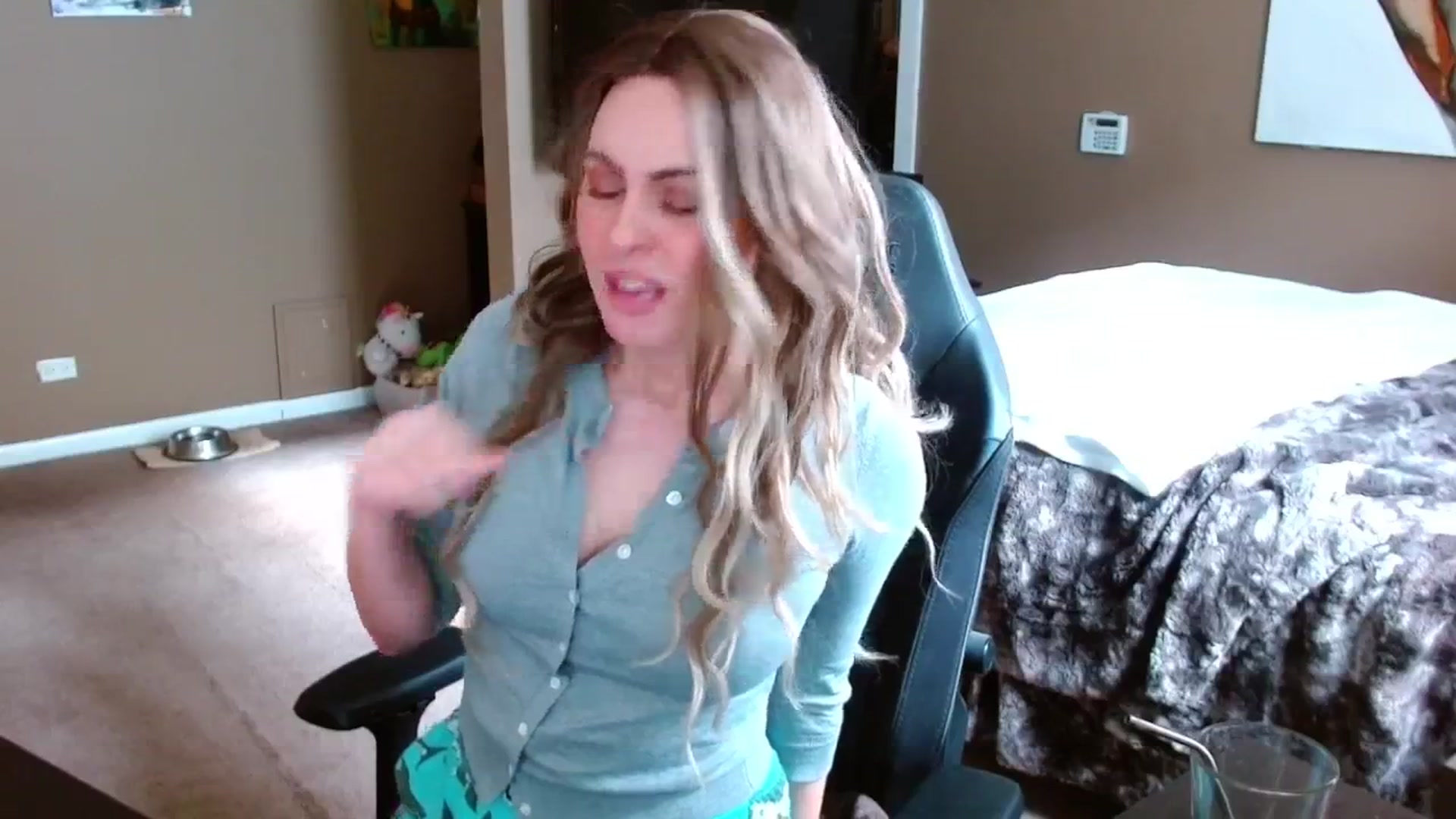 Gallery image thumbnail from theLoveGuru's myfreecams stream on, 12/12/2024, 19:41 image 2 of 20