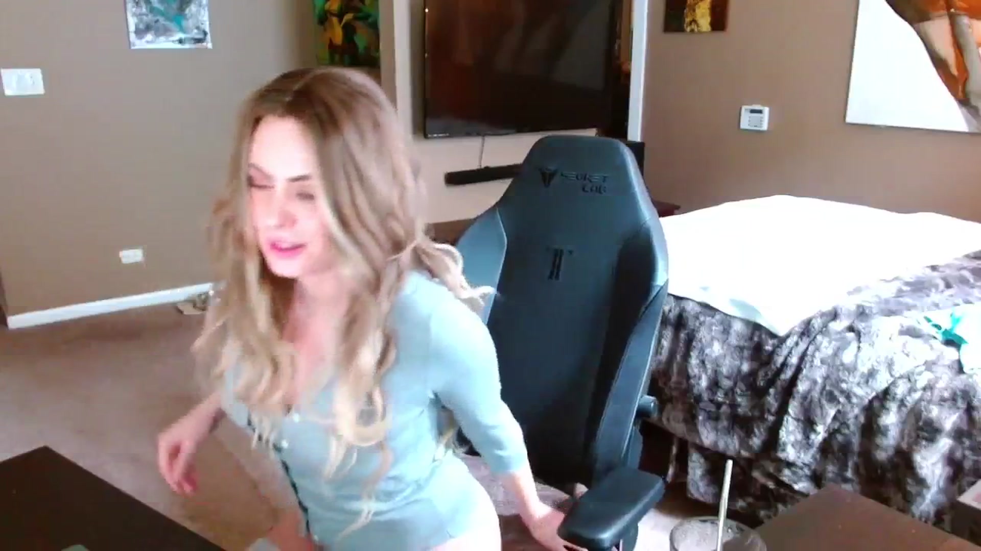 Gallery image thumbnail from theLoveGuru's myfreecams stream on, 12/12/2024, 19:41 image 15 of 20