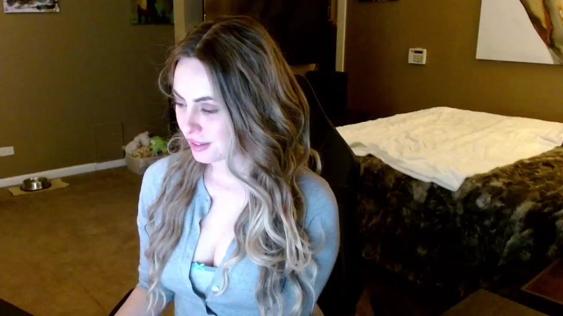 Gallery image thumbnail from theLoveGuru's myfreecams stream on, 12/13/2024, 04:20 image 3 of 20