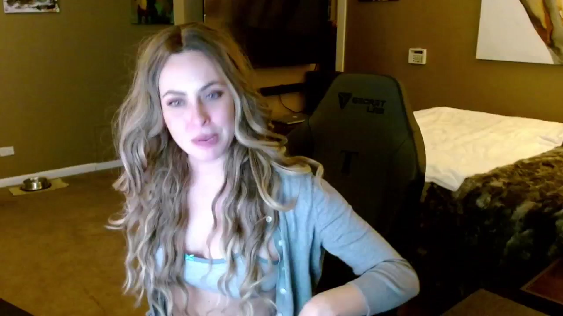 Gallery image thumbnail from theLoveGuru's myfreecams stream on, 12/13/2024, 04:20 image 11 of 20