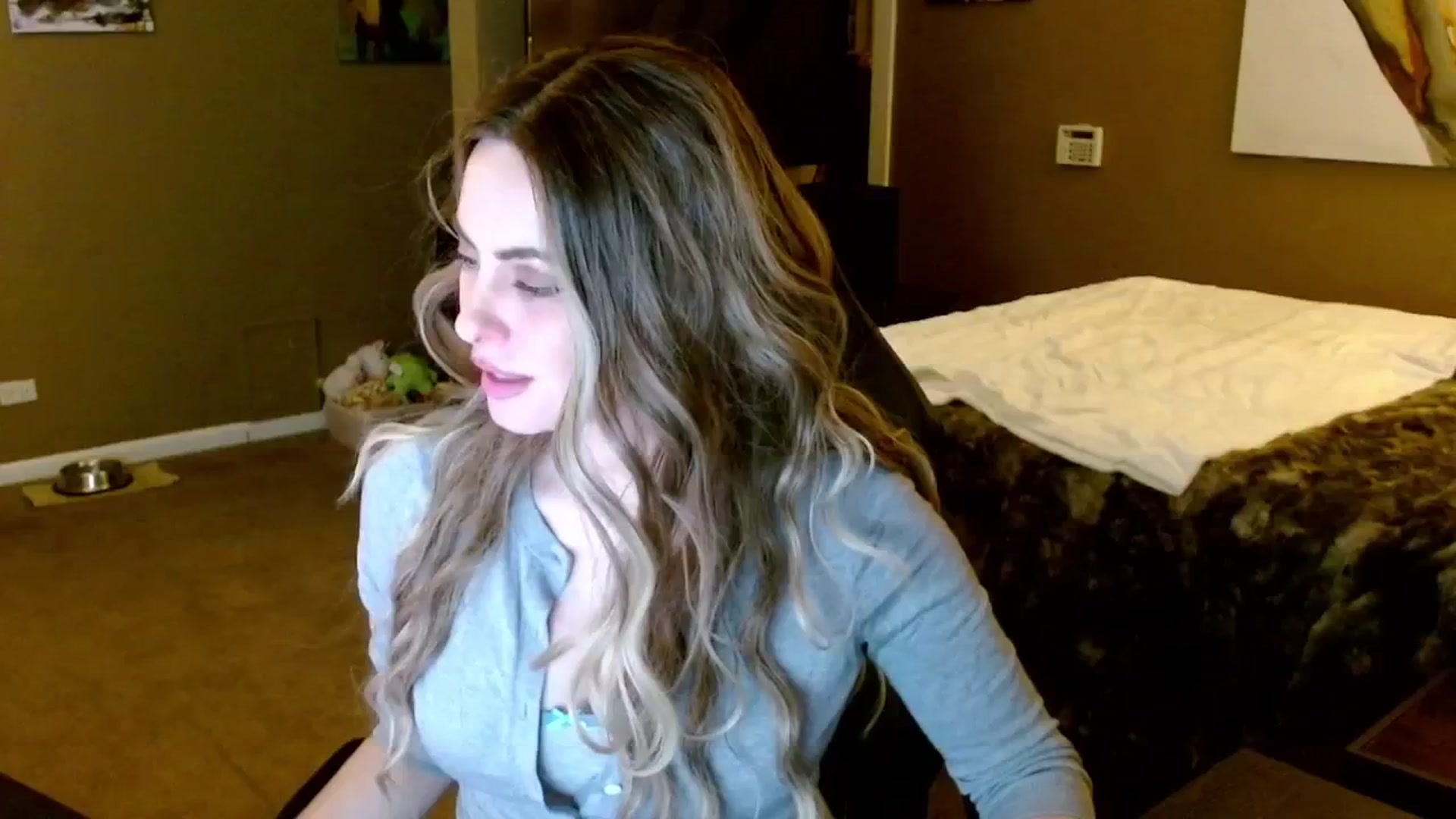 Gallery image thumbnail from theLoveGuru's myfreecams stream on, 12/13/2024, 04:20 image 1 of 20