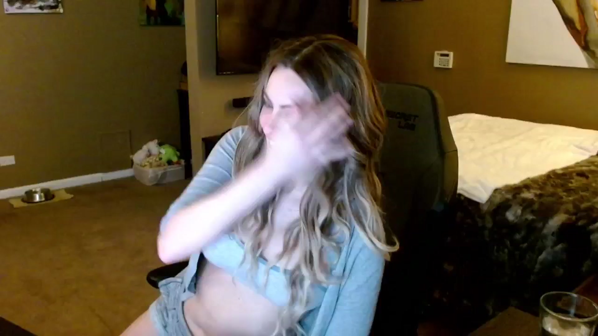 Gallery image thumbnail from theLoveGuru's myfreecams stream on, 12/13/2024, 04:20 image 15 of 20