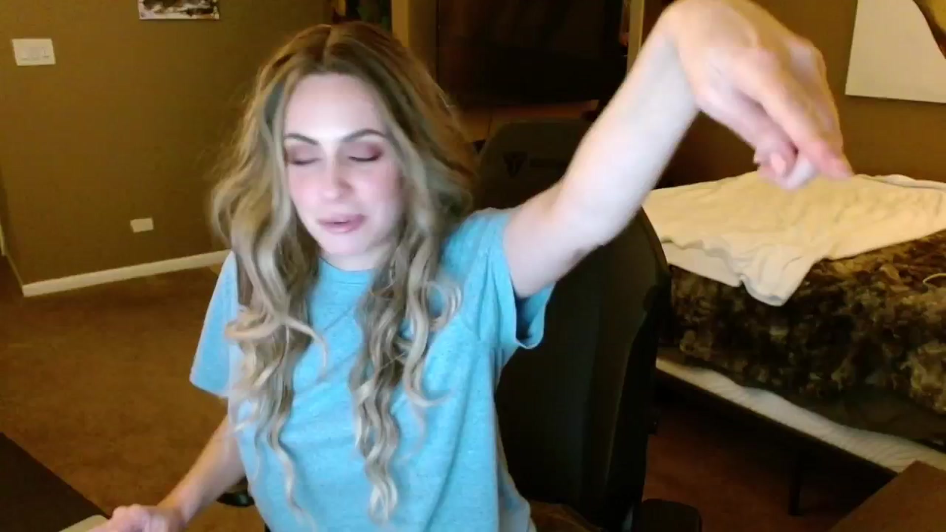 Gallery image thumbnail from theLoveGuru's myfreecams stream on, 12/21/2024, 01:28 image 2 of 20
