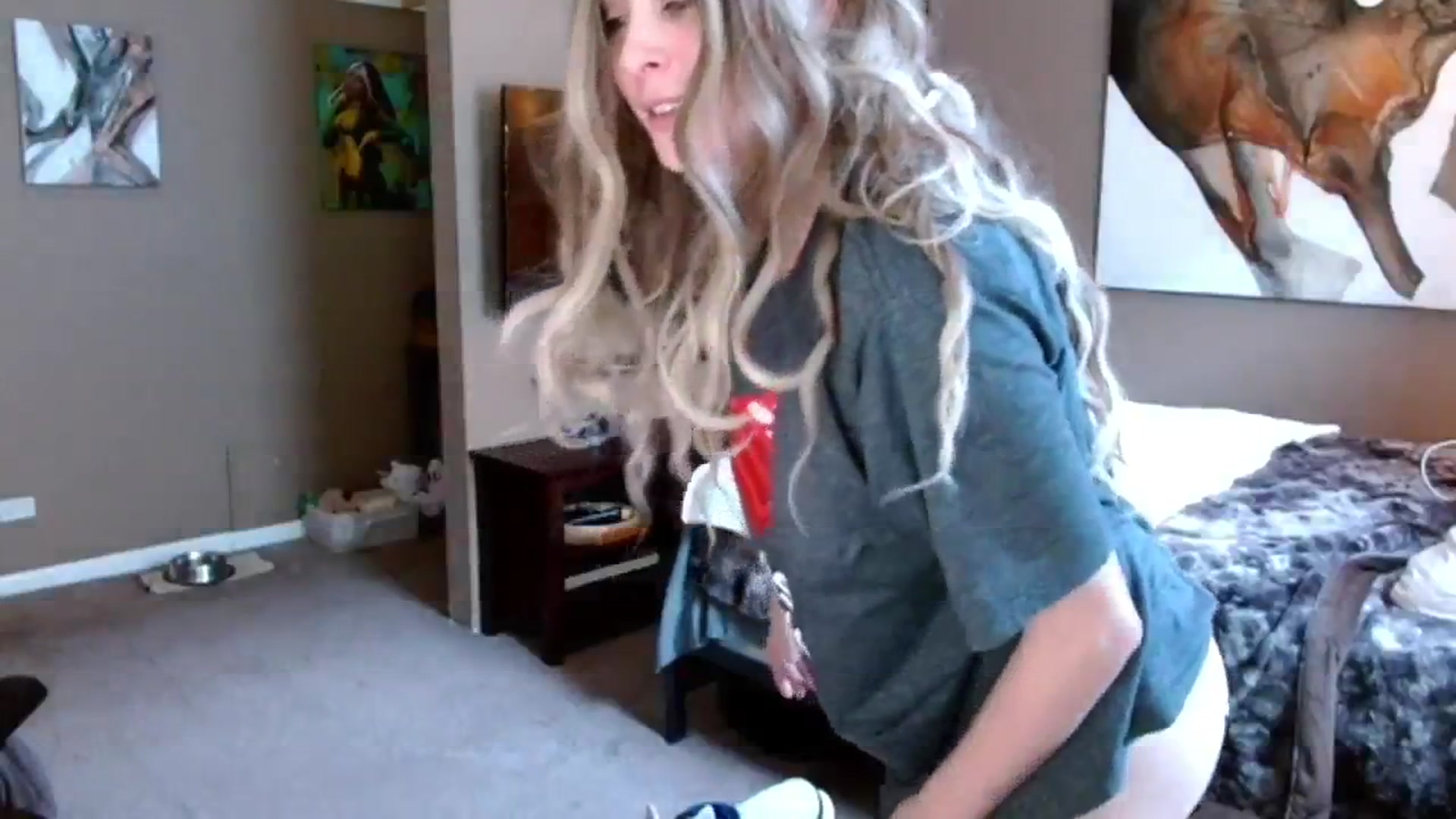 Gallery image thumbnail from theLoveGuru's myfreecams stream on, 01/04/2025, 19:34 image 20 of 20