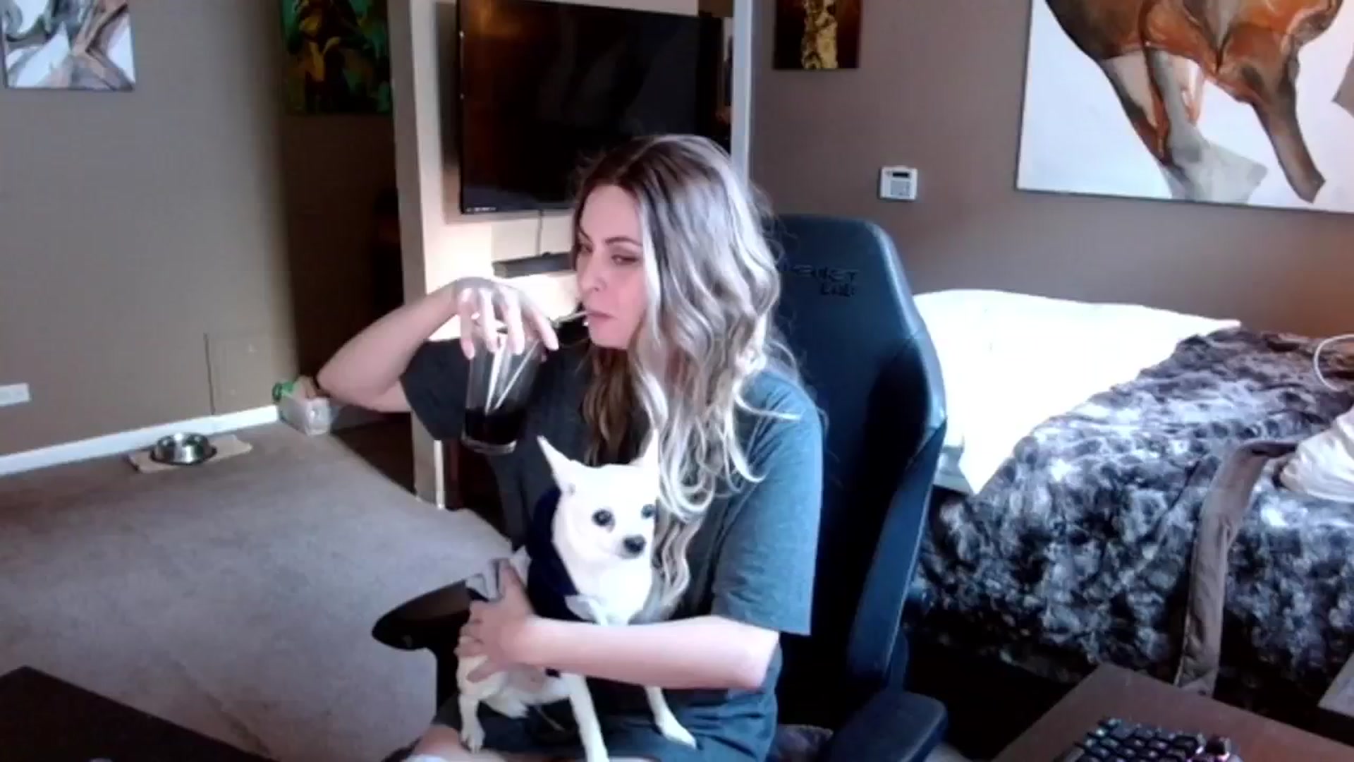 Gallery image thumbnail from theLoveGuru's myfreecams stream on, 01/04/2025, 19:34 image 5 of 20