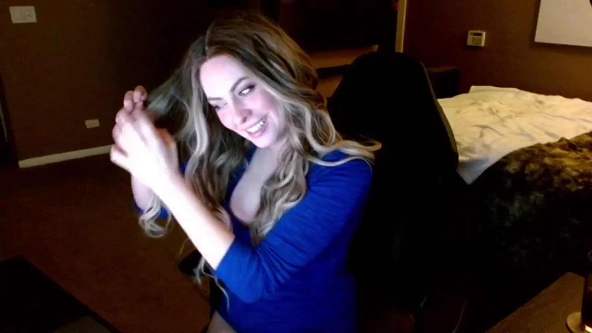 Gallery image thumbnail from theLoveGuru's myfreecams stream on, 01/14/2025, 02:45 image 3 of 20