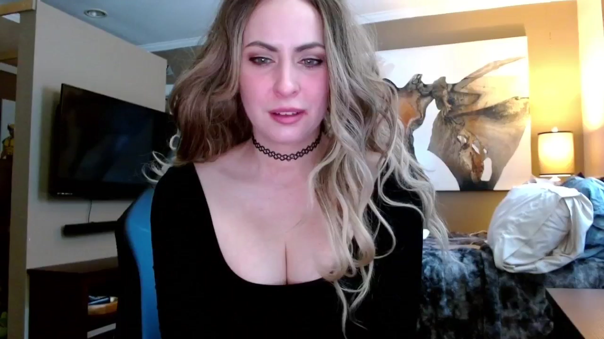 Gallery image thumbnail from theLoveGuru's myfreecams stream on, 01/15/2025, 19:20 image 20 of 20