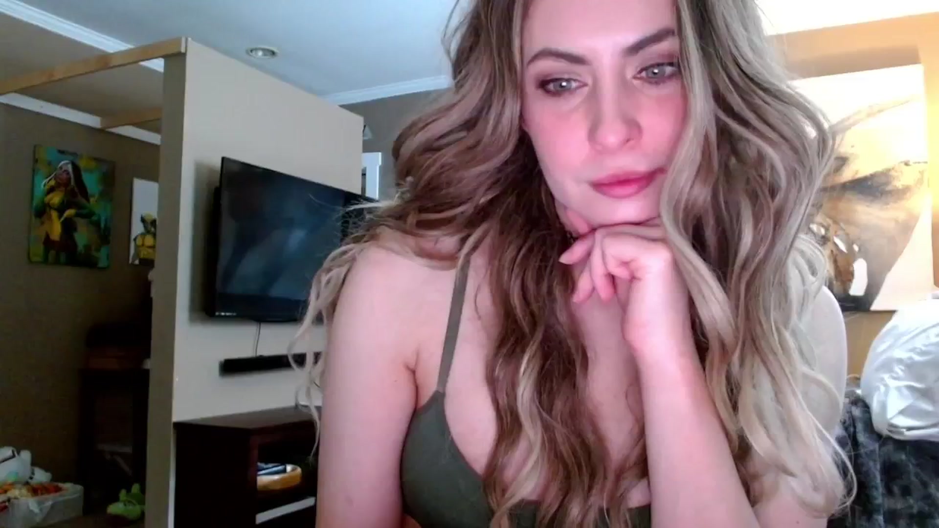 Gallery image thumbnail from theLoveGuru's myfreecams stream on, 01/15/2025, 20:09 image 19 of 20