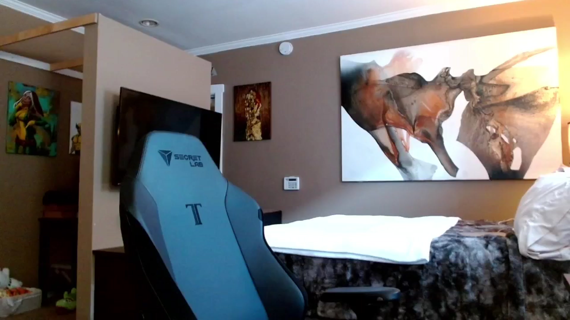 Gallery image thumbnail from theLoveGuru's myfreecams stream on, 01/15/2025, 20:09 image 5 of 20