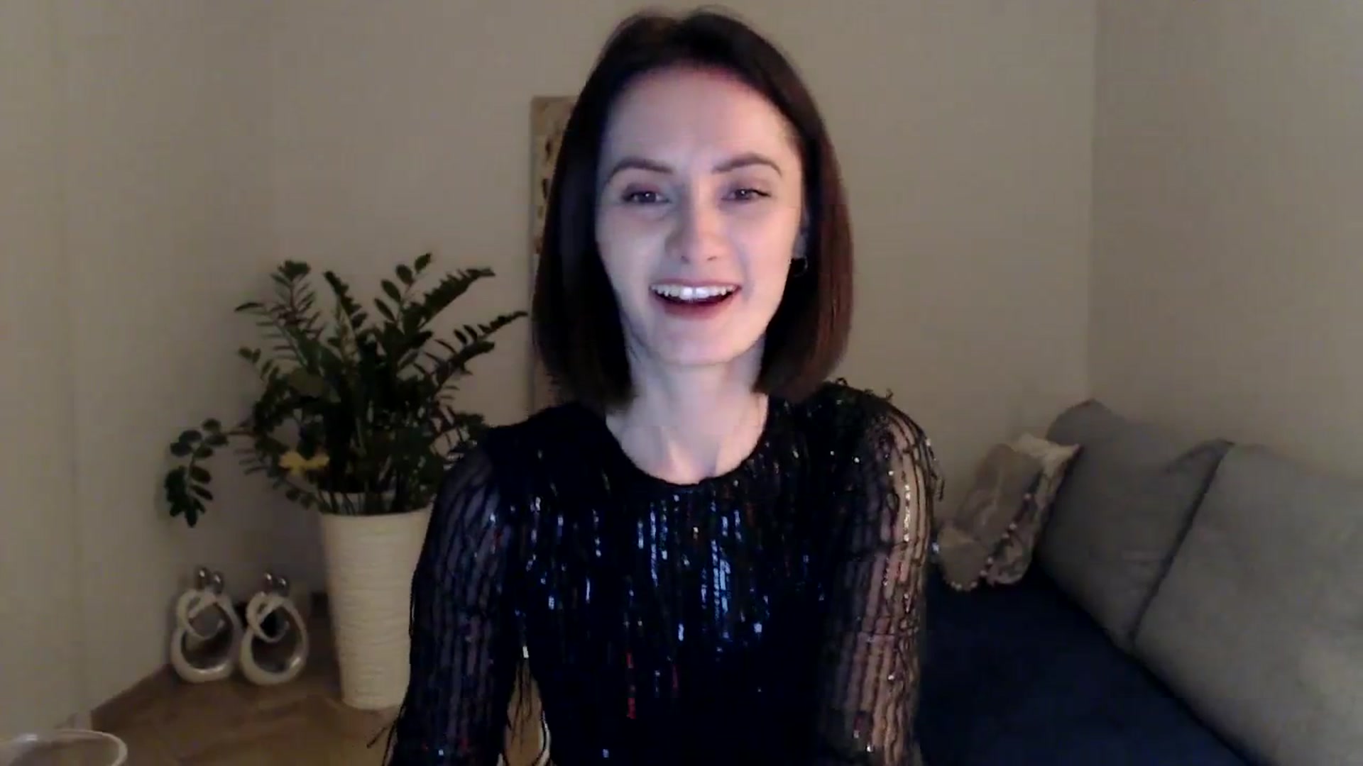 Gallery image thumbnail from the_realpearl's myfreecams stream on, 12/30/2023, 19:35 image 6 of 20