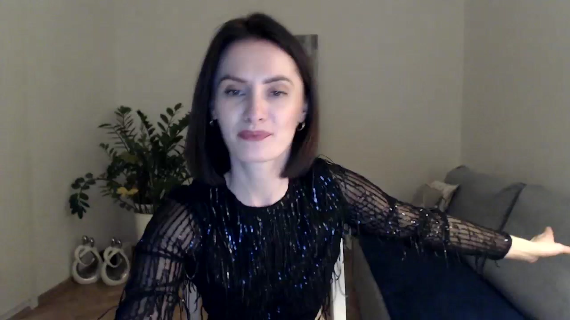 Gallery image thumbnail from the_realpearl's myfreecams stream on, 12/30/2023, 19:35 image 15 of 20