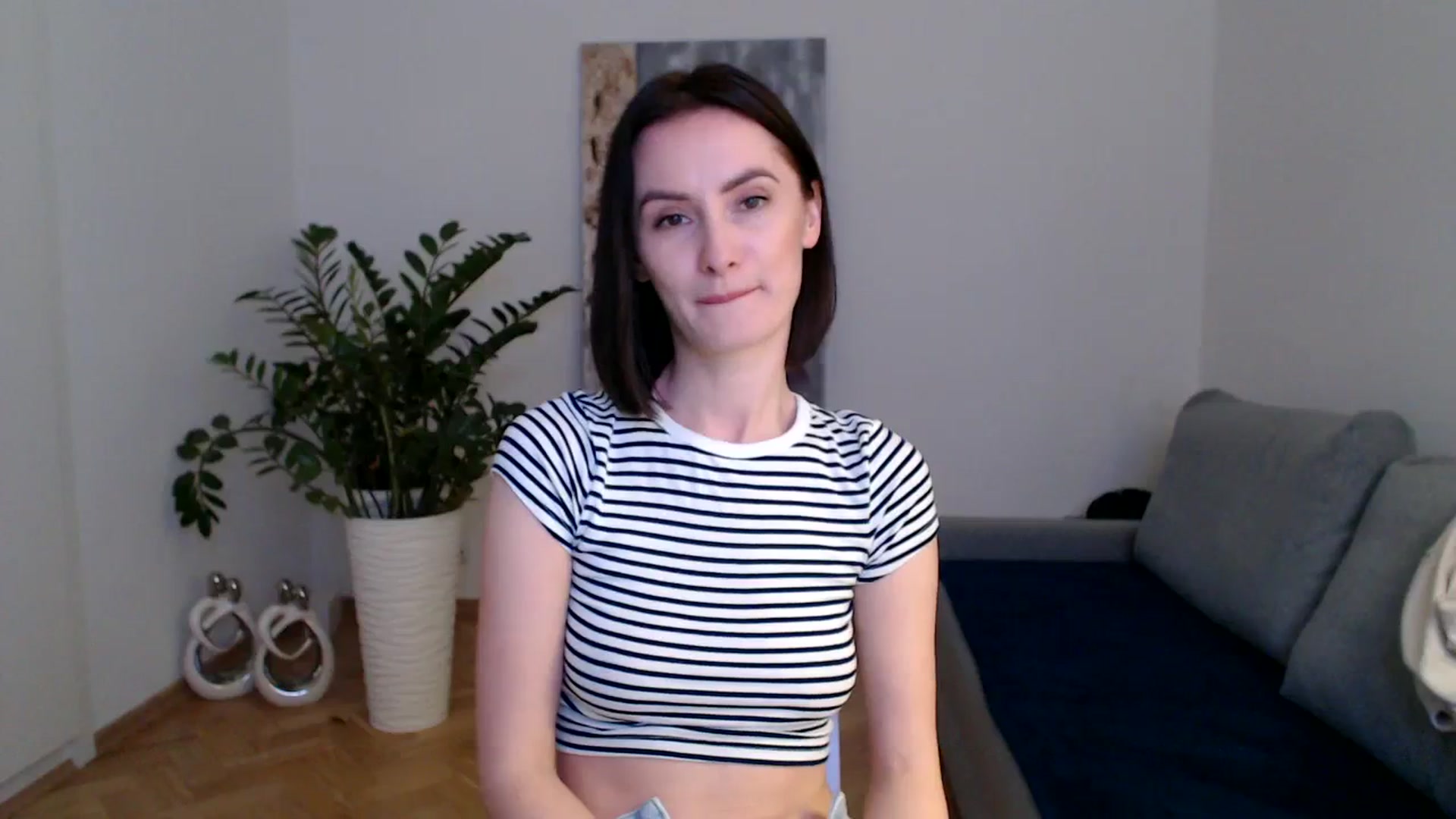 Gallery image thumbnail from the_realpearl's myfreecams stream on, 01/03/2024, 17:13 image 7 of 20