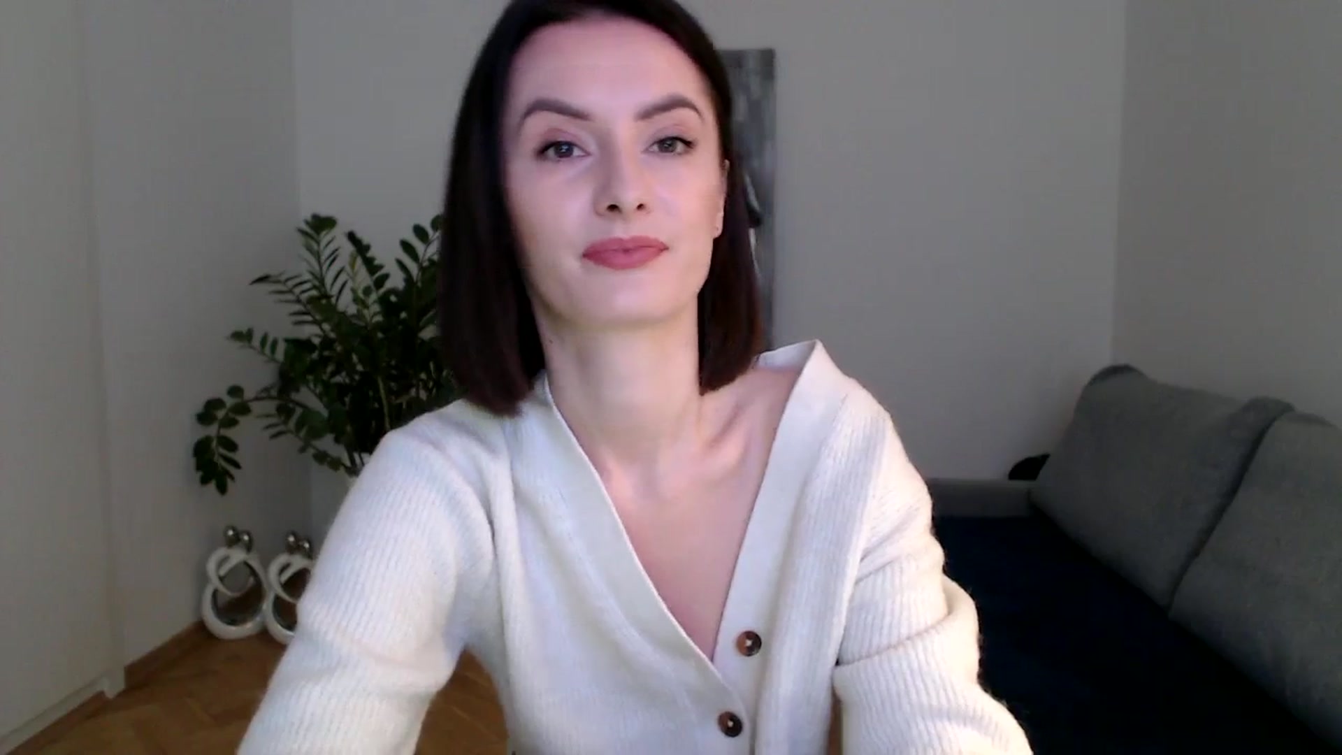 Gallery image thumbnail from the_realpearl's myfreecams stream on, 01/04/2024, 09:32 image 12 of 20