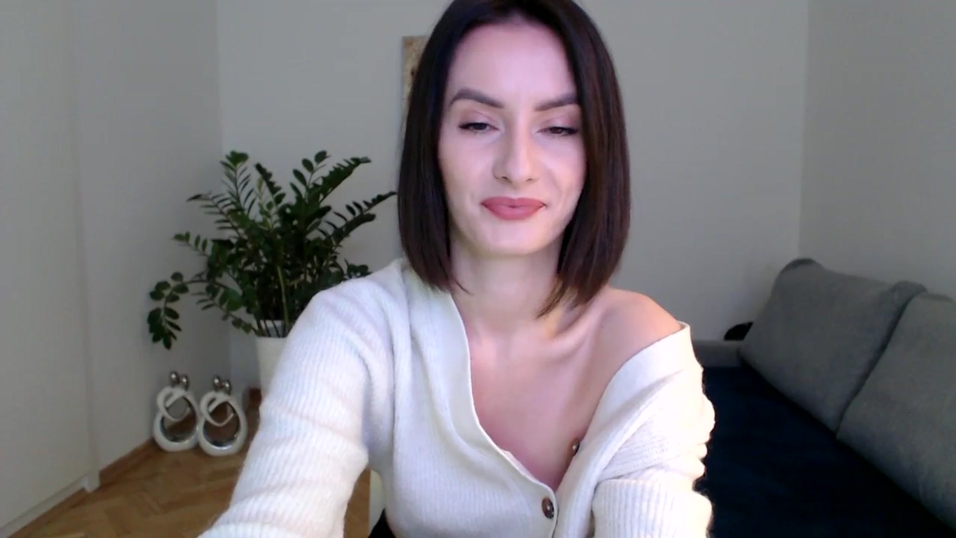Gallery image thumbnail from the_realpearl's myfreecams stream on, 01/04/2024, 09:32 image 15 of 20