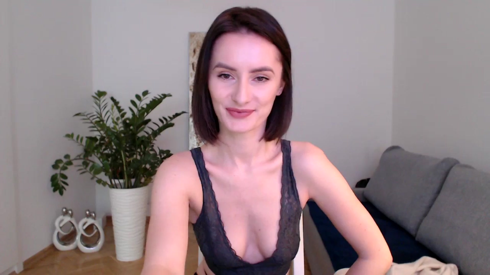 Gallery image thumbnail from the_realpearl's myfreecams stream on, 01/04/2024, 10:41 image 17 of 20