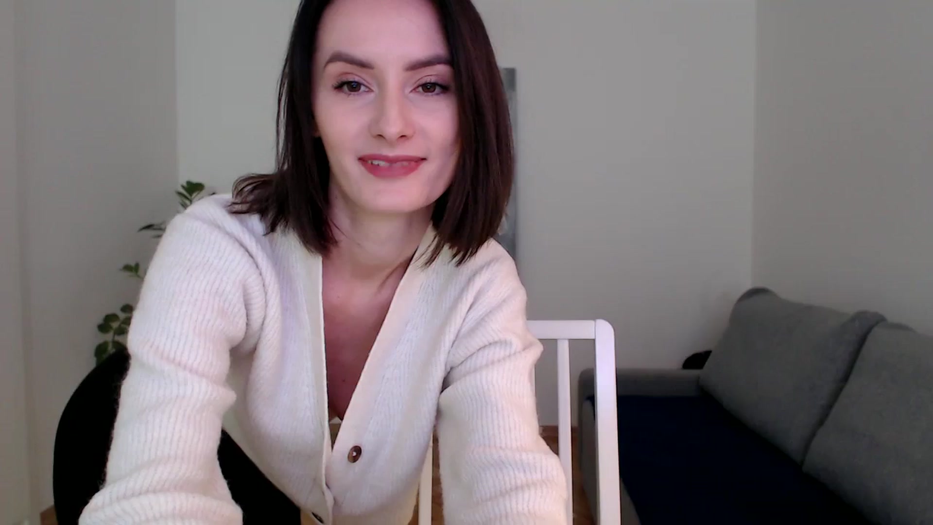 Gallery image thumbnail from the_realpearl's myfreecams stream on, 01/04/2024, 10:41 image 8 of 20