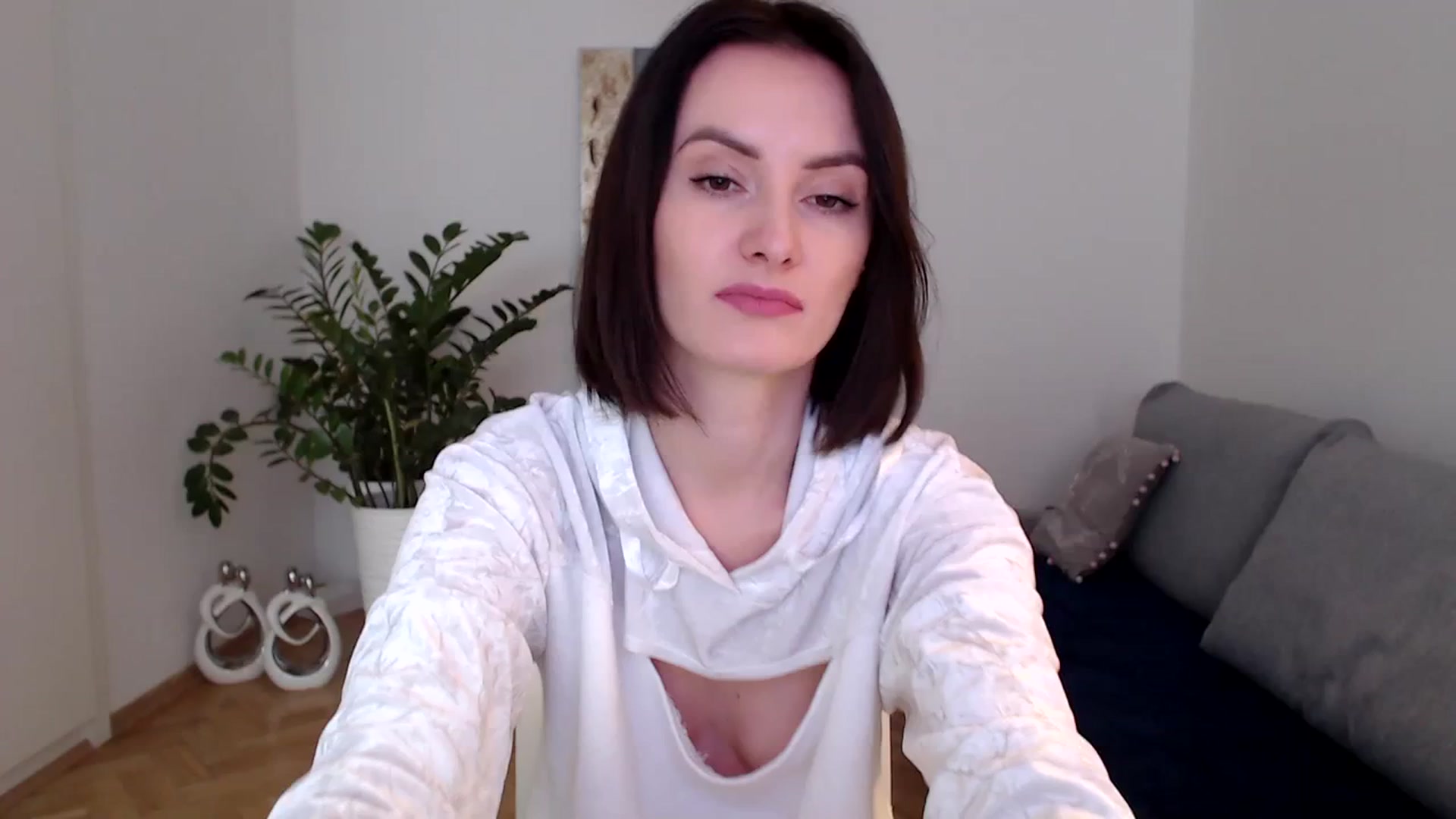 Gallery image thumbnail from the_realpearl's myfreecams stream on, 01/05/2024, 11:30 image 3 of 20