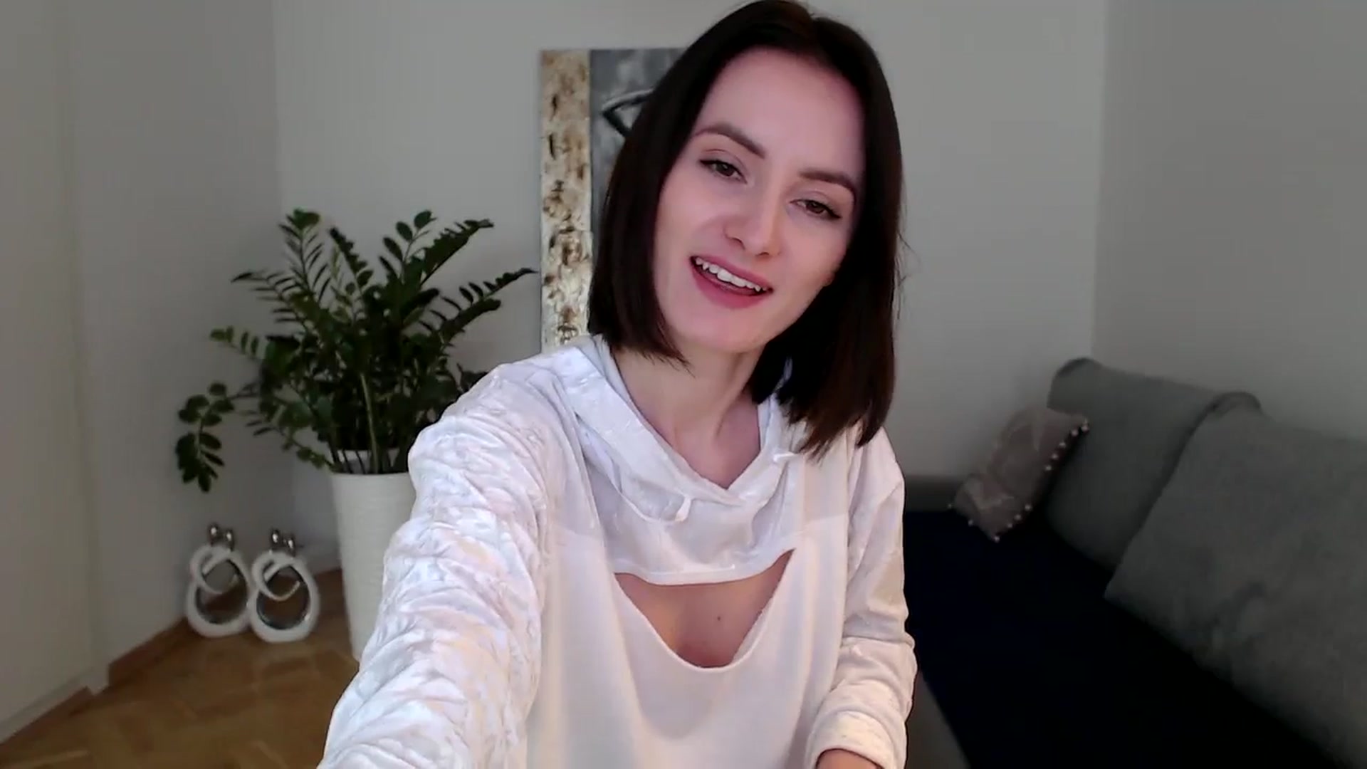 Gallery image thumbnail from the_realpearl's myfreecams stream on, 01/05/2024, 11:30 image 7 of 20