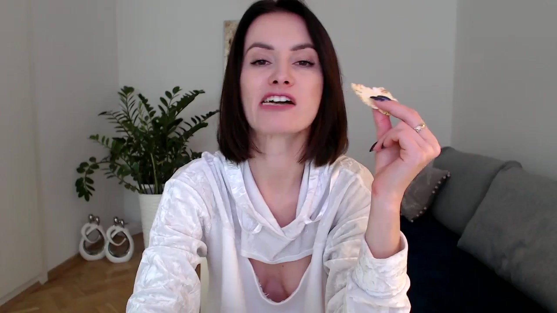 Gallery image thumbnail from the_realpearl's myfreecams stream on, 01/05/2024, 11:30 image 5 of 20