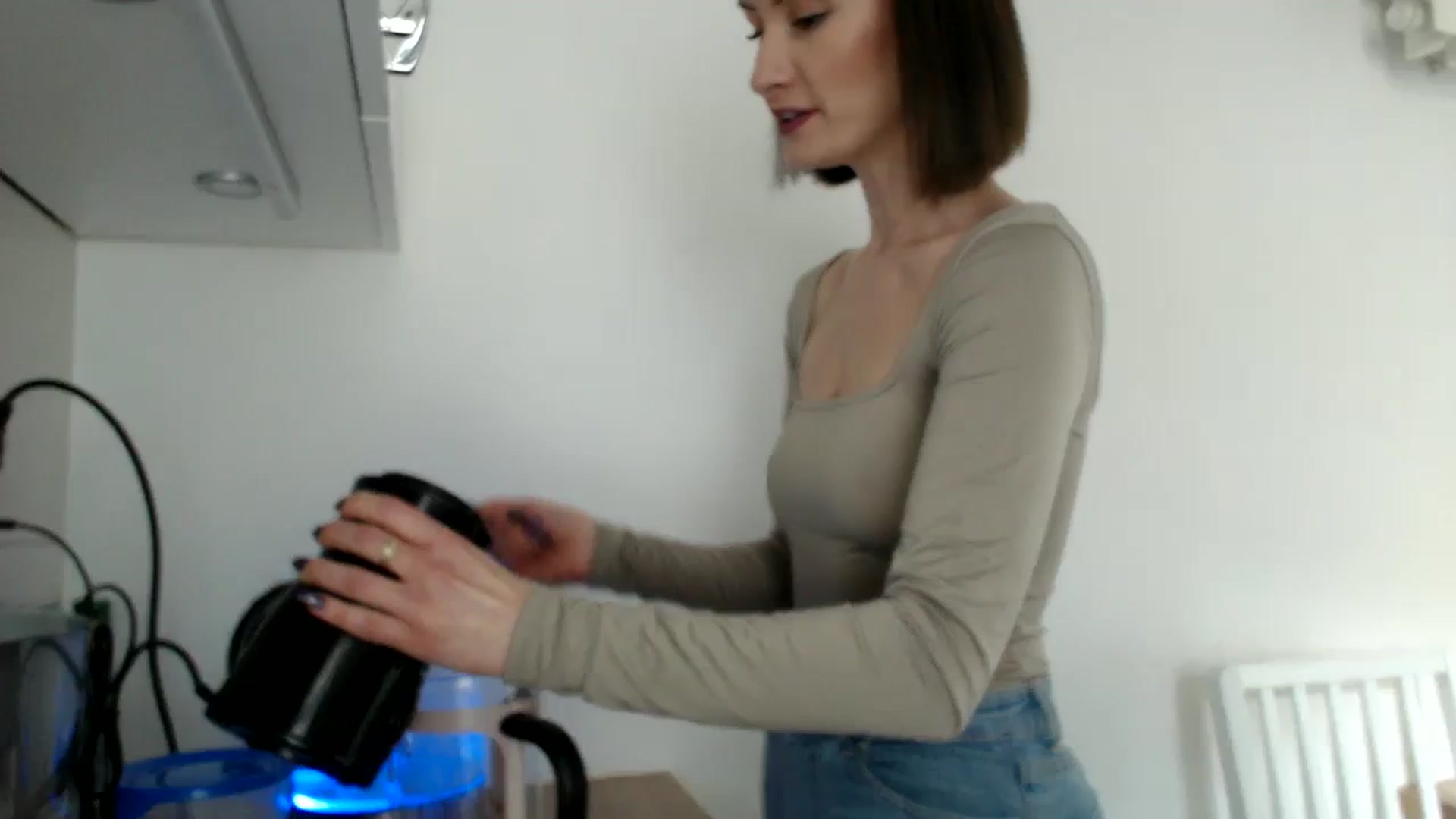 Gallery image thumbnail from the_realpearl's myfreecams stream on, 01/08/2024, 11:23 image 8 of 20