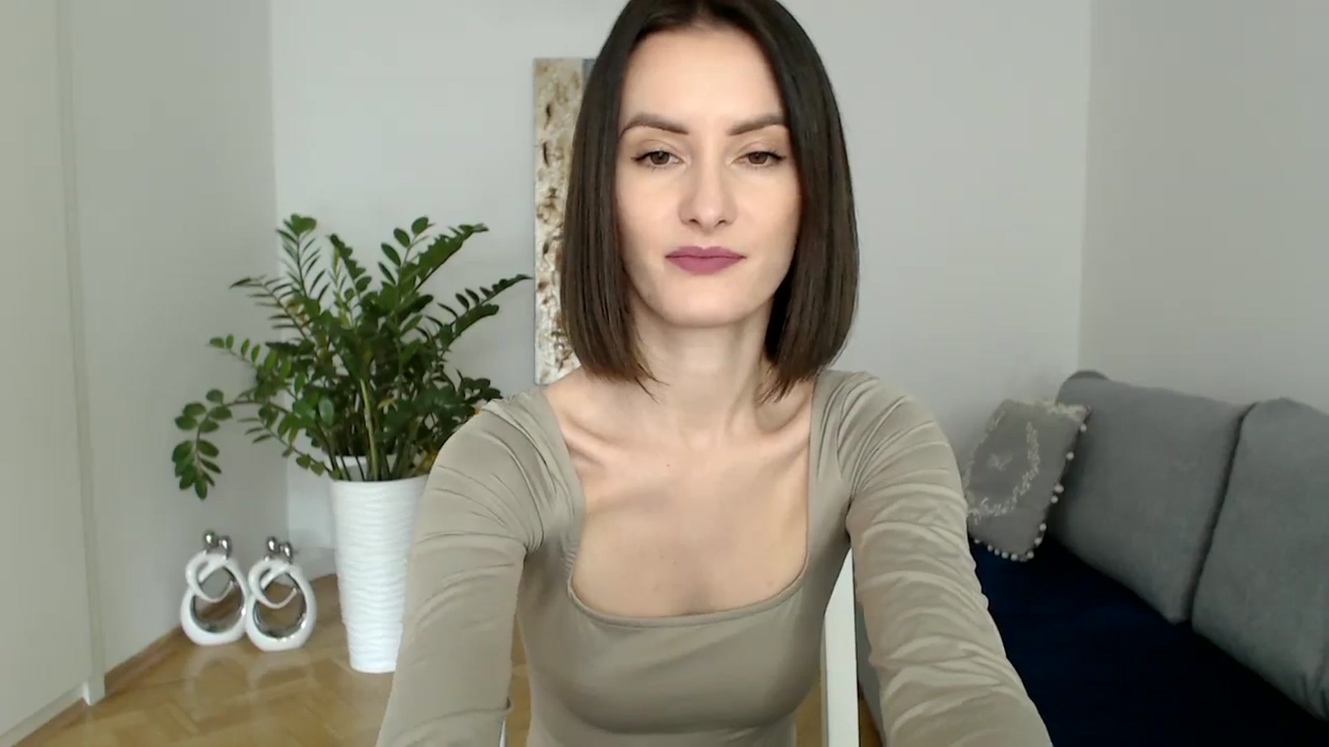 Gallery image thumbnail from the_realpearl's myfreecams stream on, 01/08/2024, 11:23 image 14 of 20