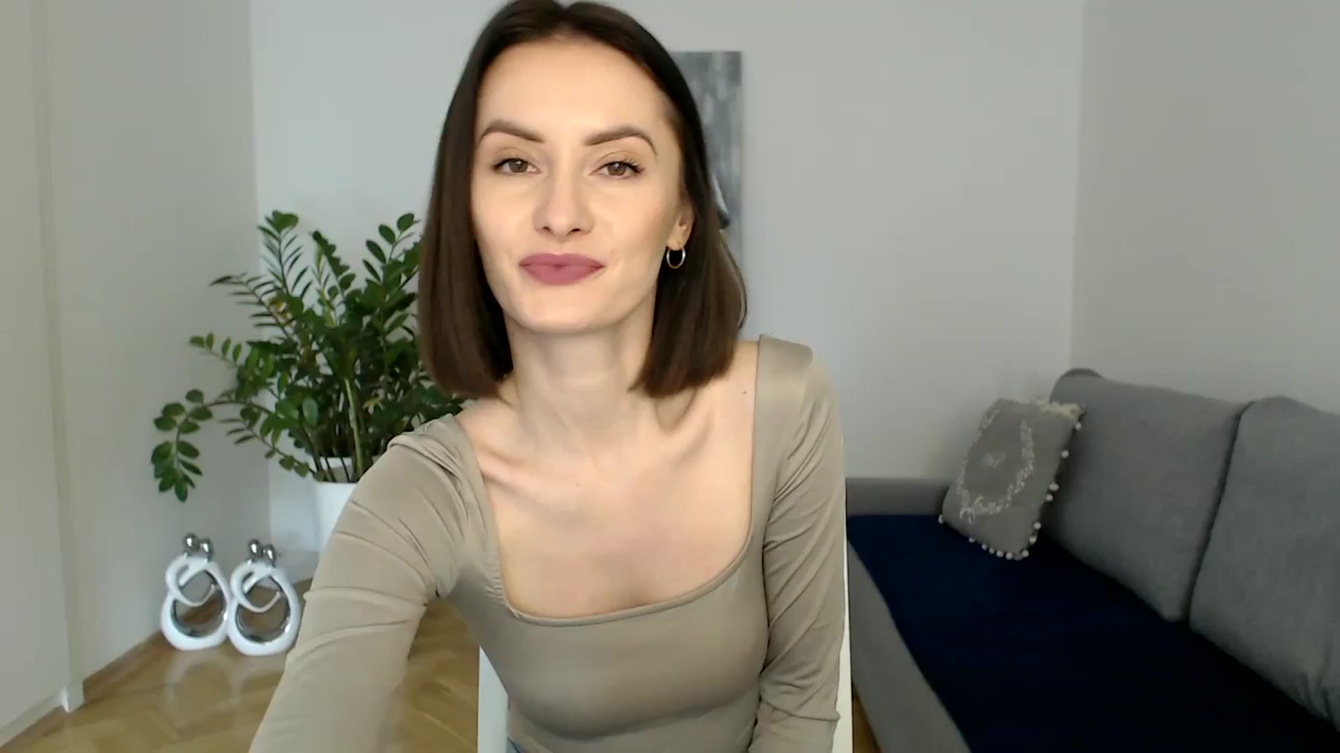 Gallery image thumbnail from the_realpearl's myfreecams stream on, 01/08/2024, 11:23 image 6 of 20