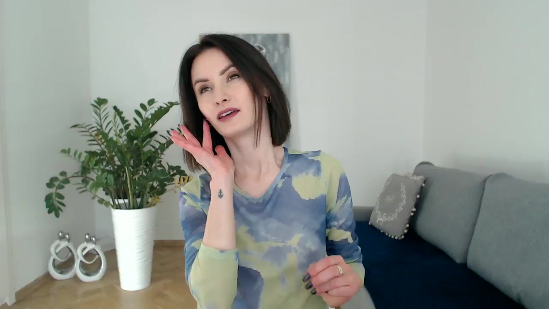 Gallery image thumbnail from the_realpearl's myfreecams stream on, 01/08/2024, 12:13 image 15 of 20