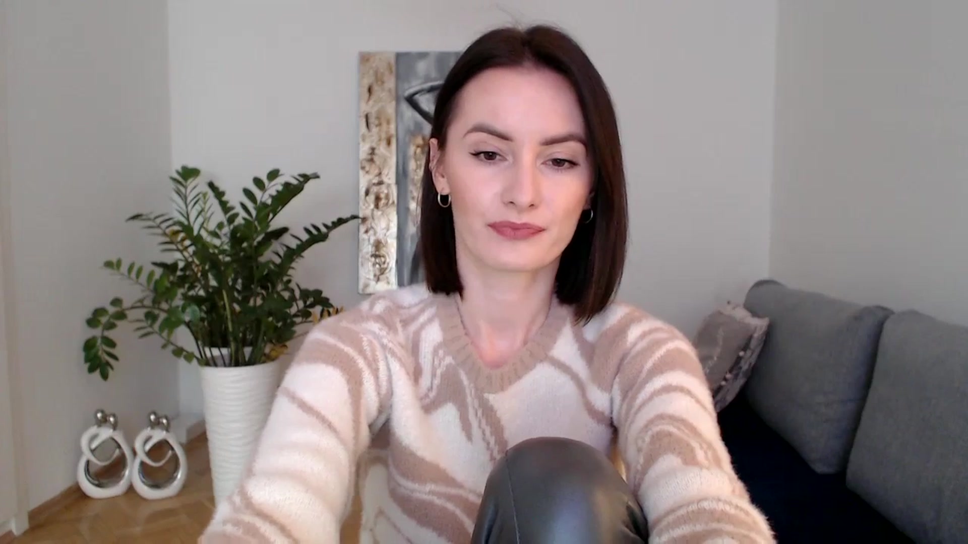 Gallery image thumbnail from the_realpearl's myfreecams stream on, 01/11/2024, 13:17 image 9 of 20