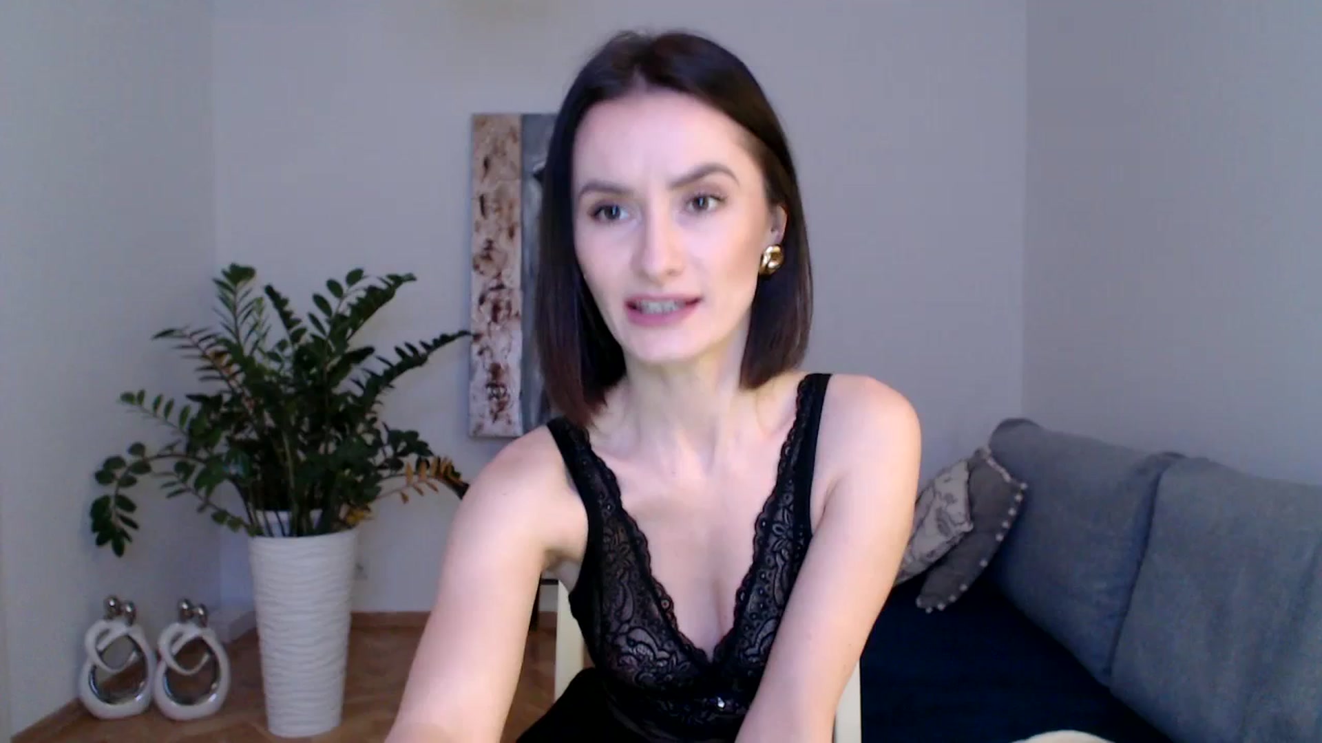 Gallery image thumbnail from the_realpearl's myfreecams stream on, 01/12/2024, 16:00 image 16 of 20