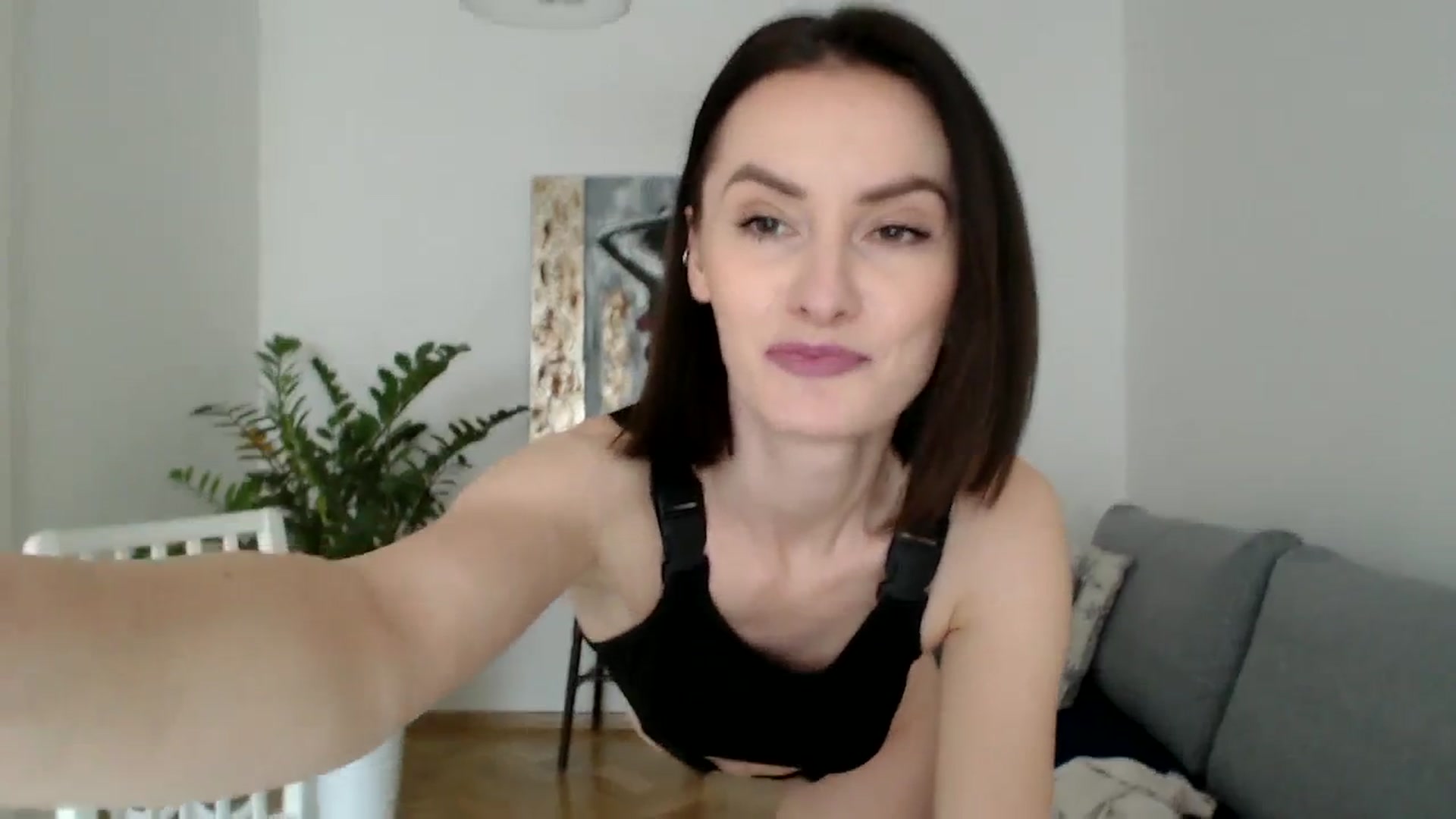 Gallery image thumbnail from the_realpearl's myfreecams stream on, 01/16/2024, 14:07 image 10 of 20