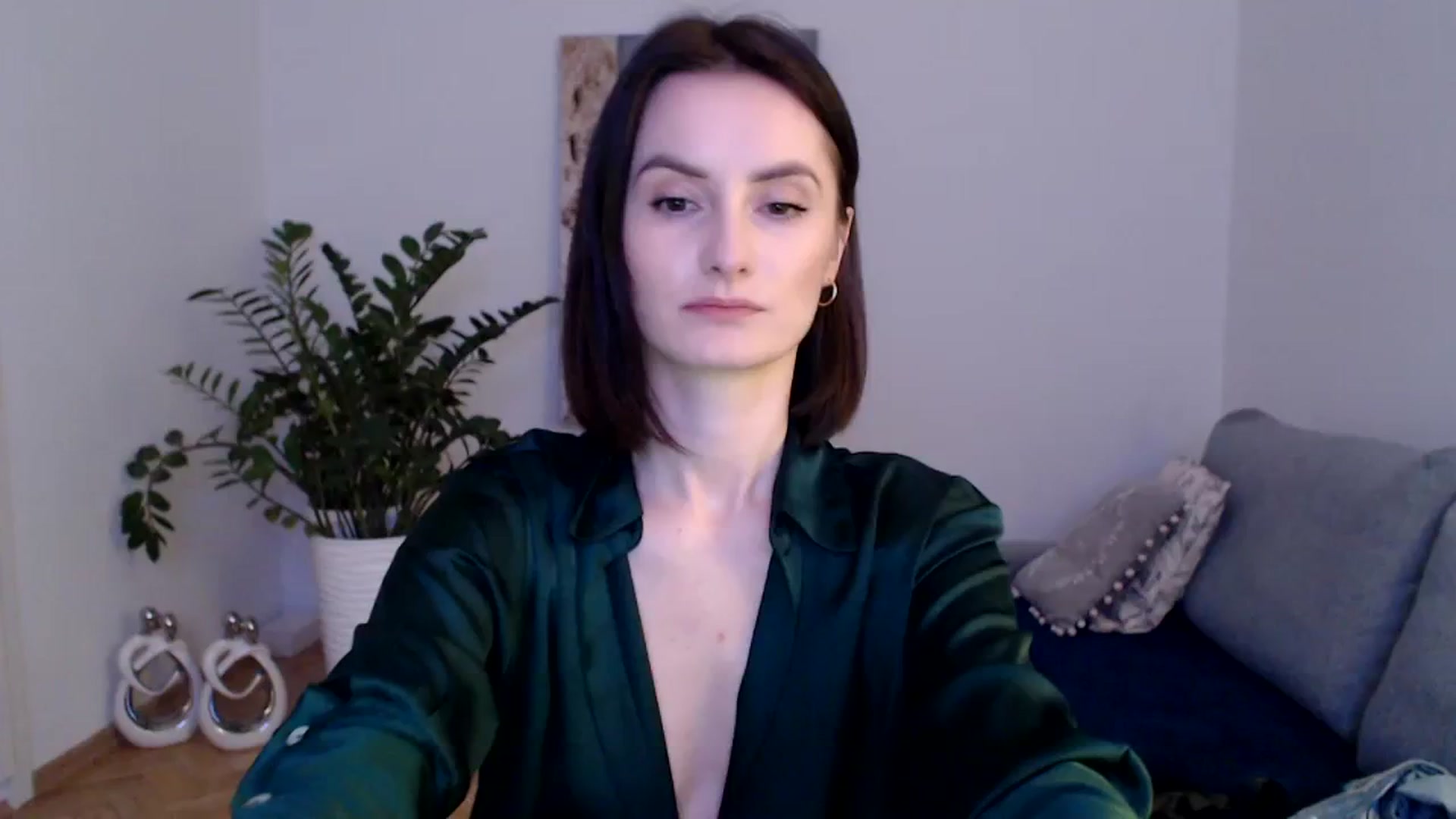 Gallery image thumbnail from the_realpearl's myfreecams stream on, 01/24/2024, 19:03 image 19 of 20