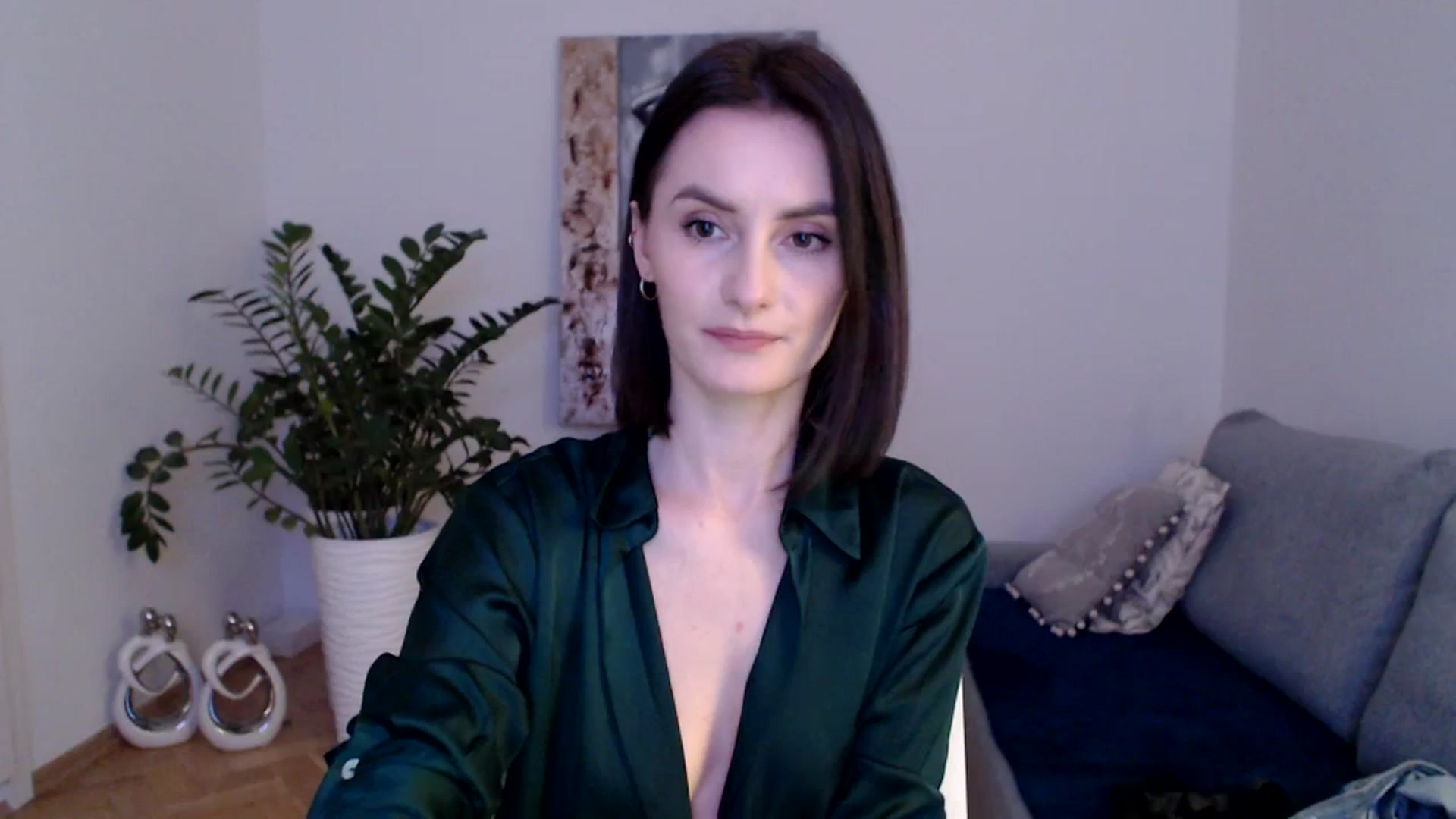 Gallery image thumbnail from the_realpearl's myfreecams stream on, 01/24/2024, 19:03 image 17 of 20