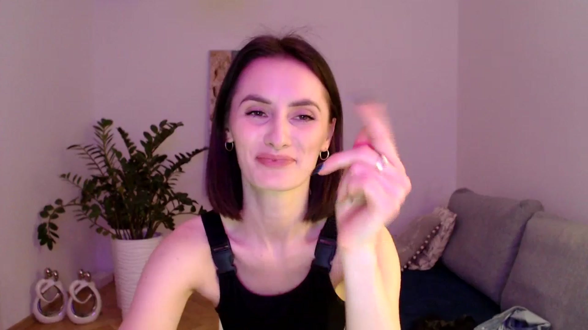Gallery image thumbnail from the_realpearl's myfreecams stream on, 01/24/2024, 19:03 image 4 of 20
